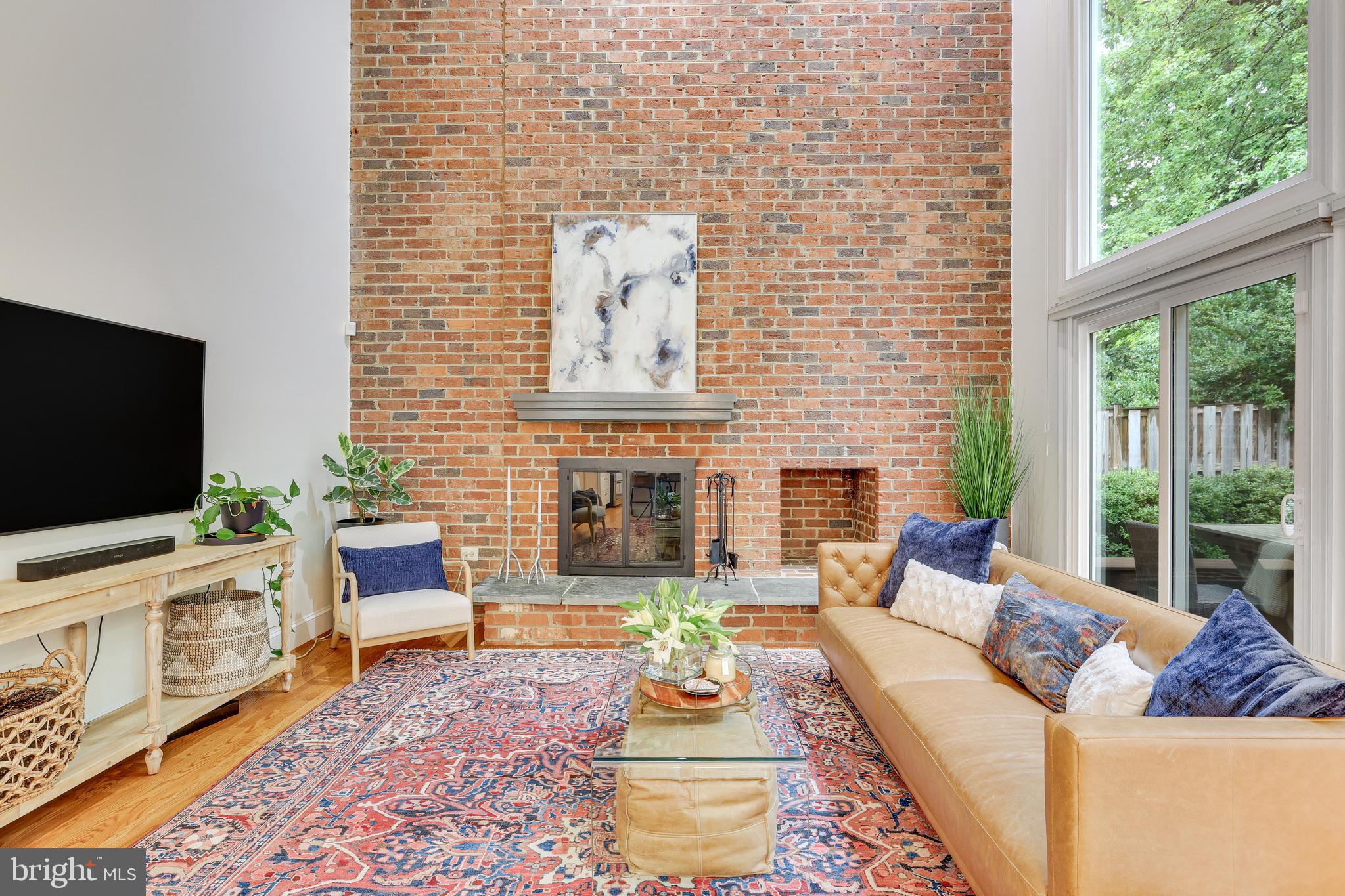 KINGS MANOR - Residential