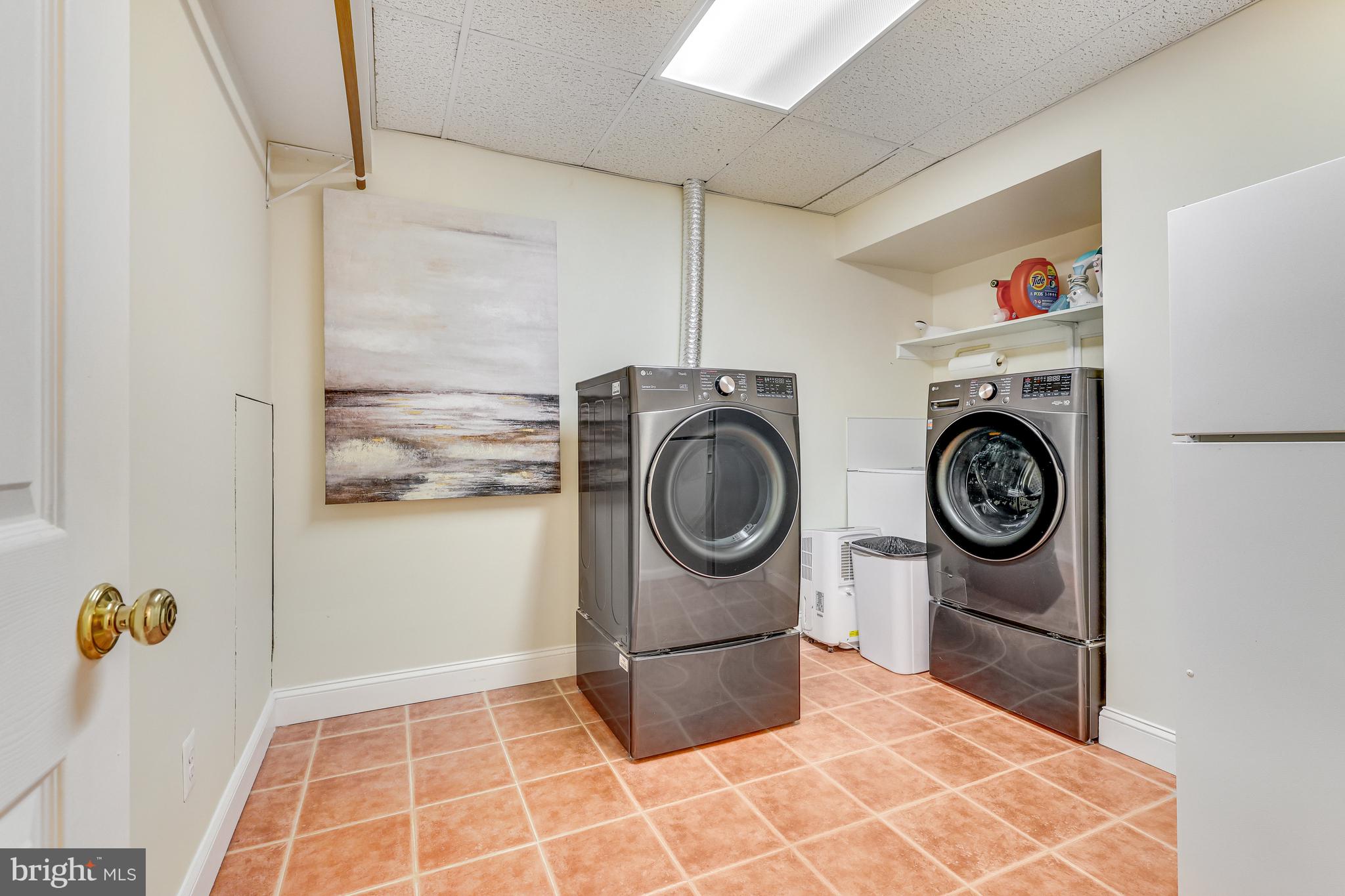 KINGS MANOR - Residential