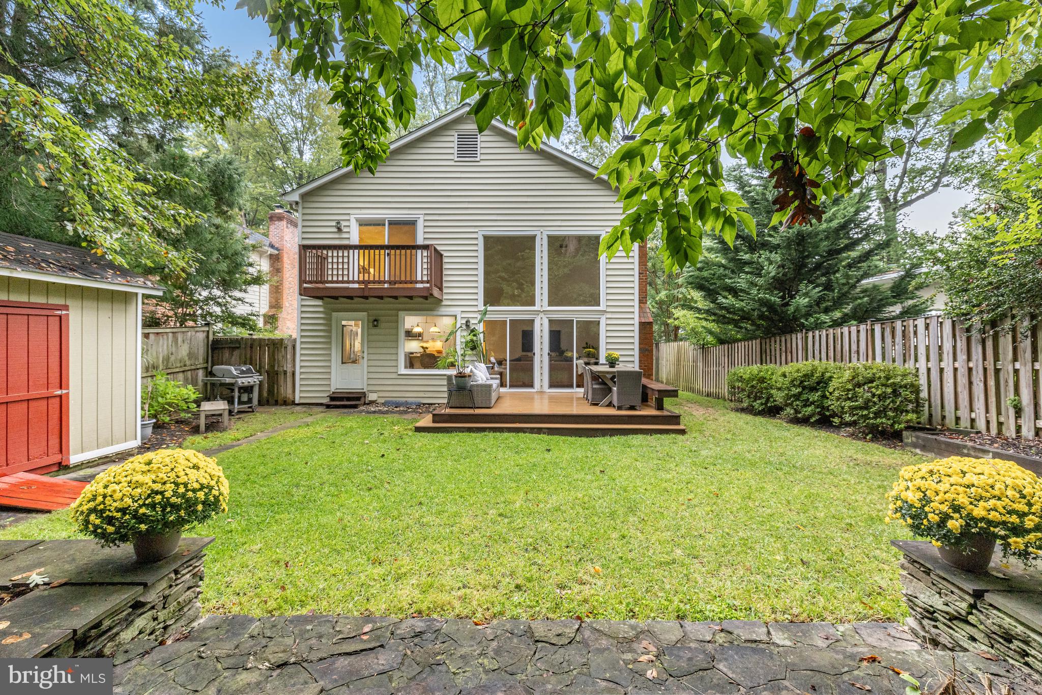 KINGS MANOR - Residential