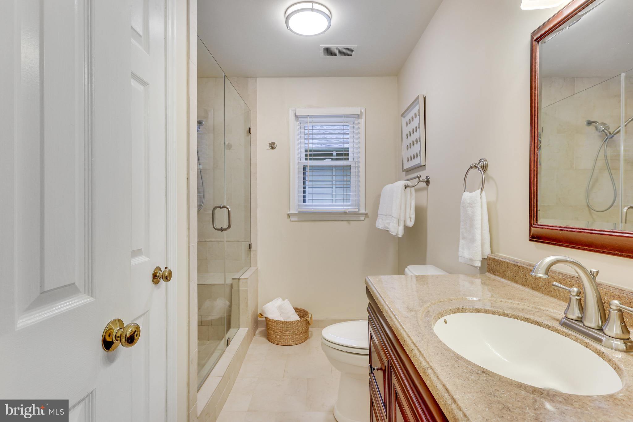 KINGS MANOR - Residential