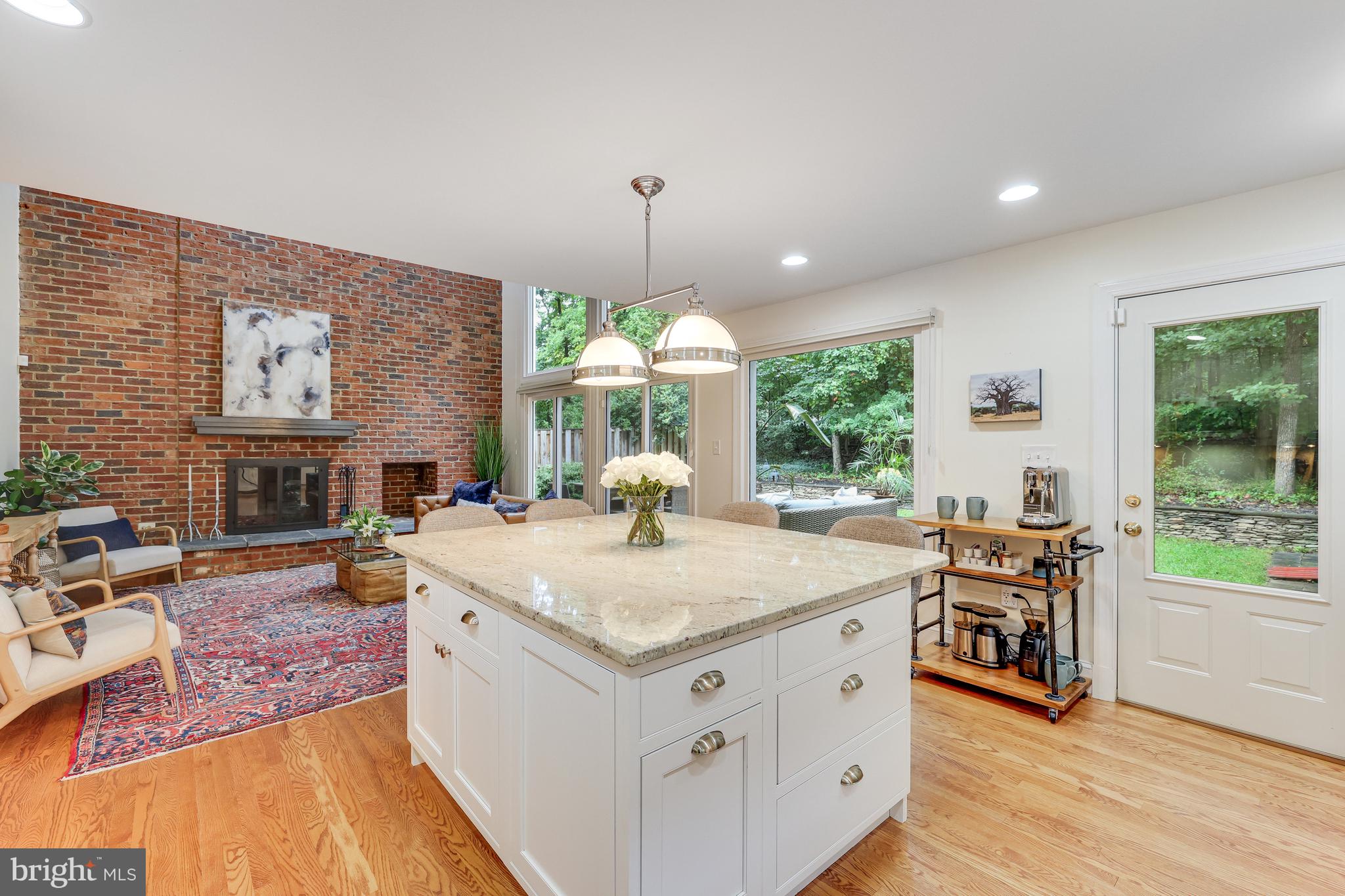 KINGS MANOR - Residential