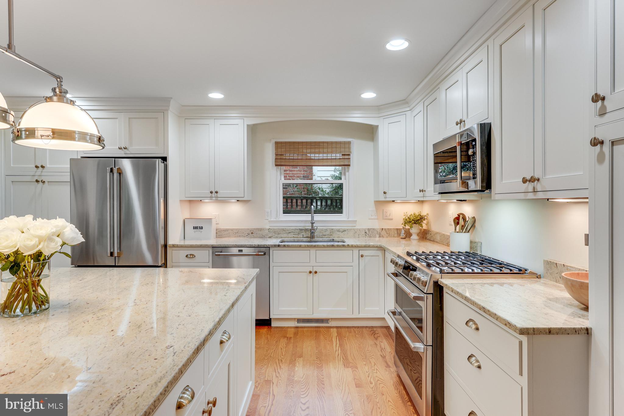 KINGS MANOR - Residential