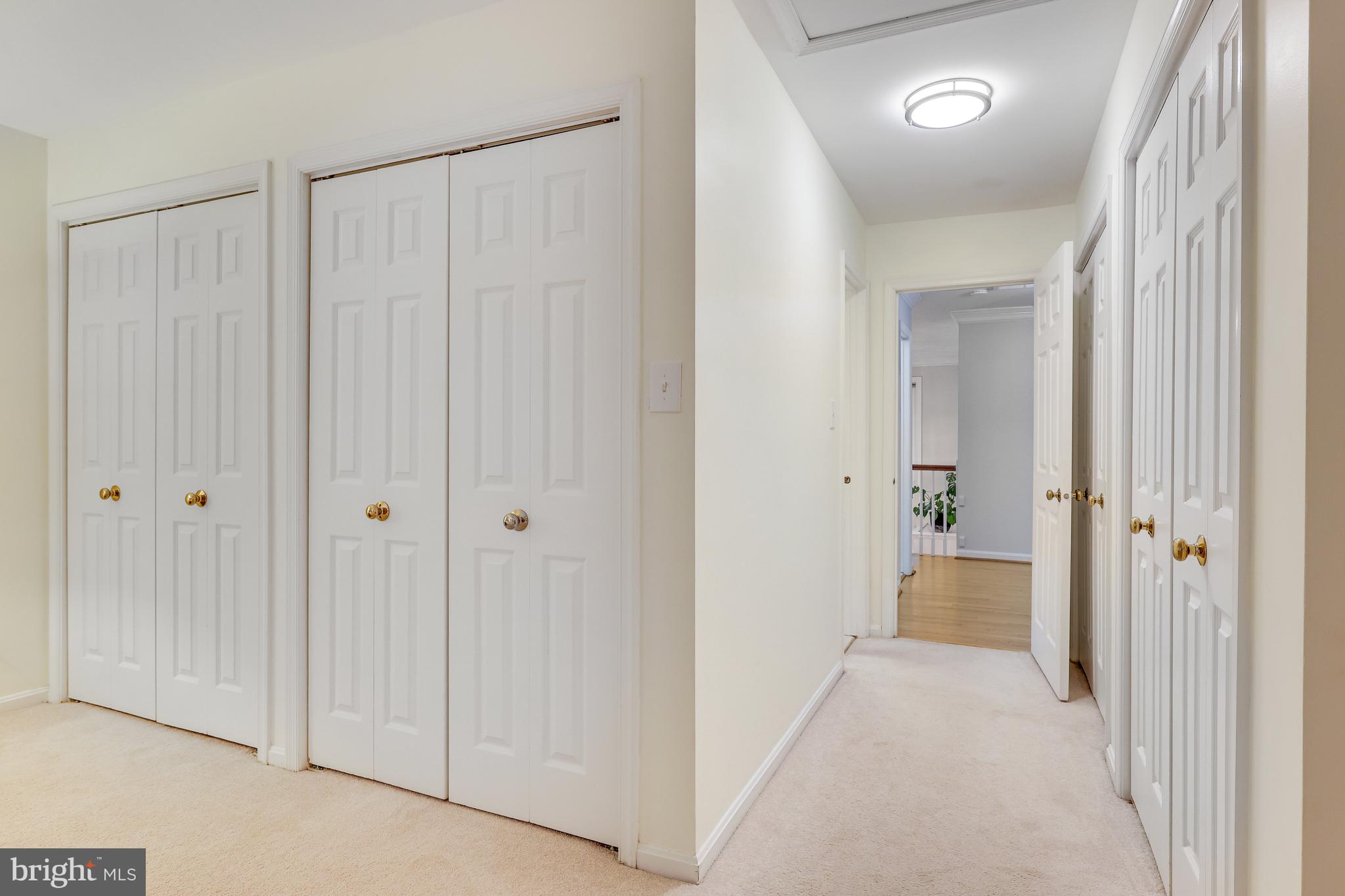 KINGS MANOR - Residential