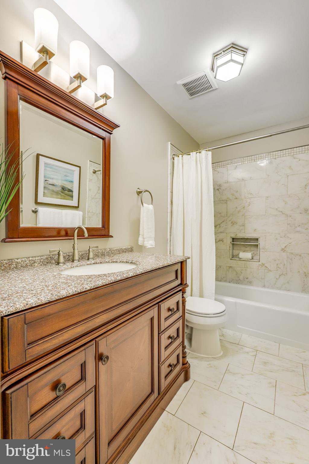 KINGS MANOR - Residential