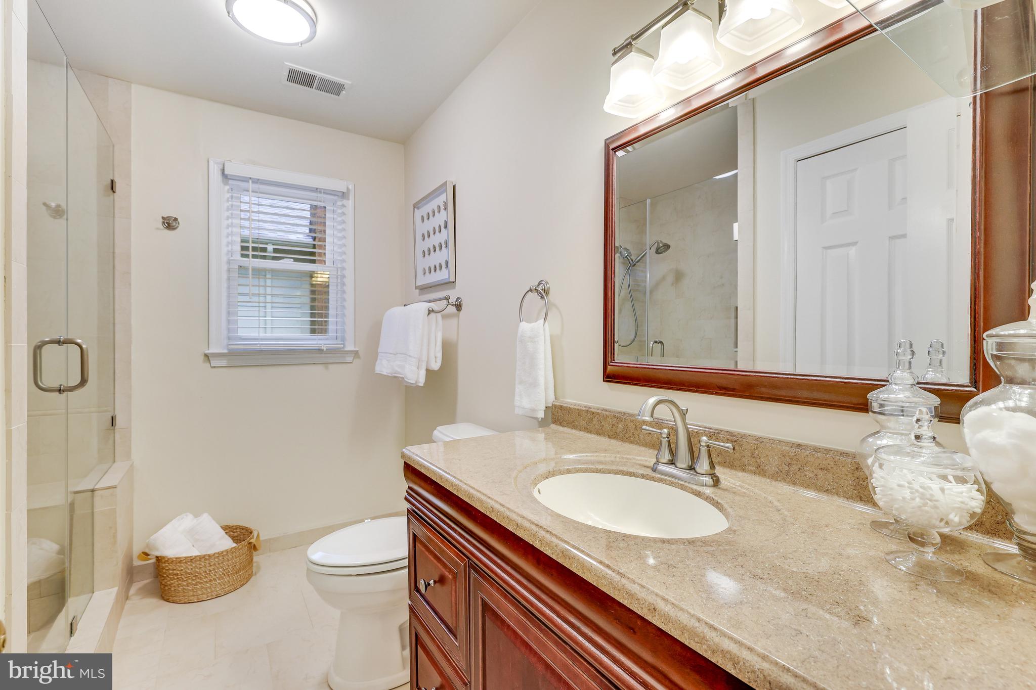 KINGS MANOR - Residential