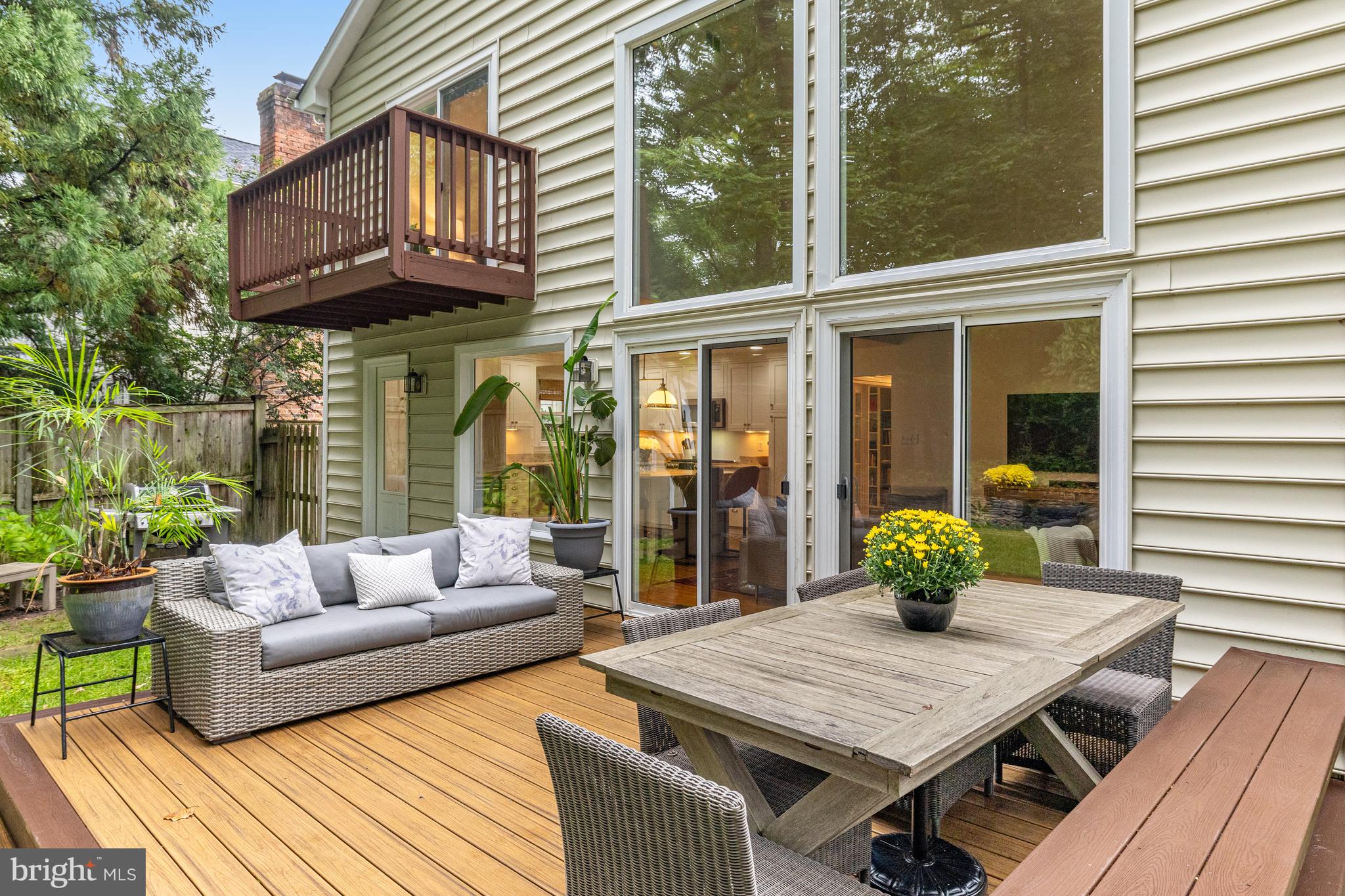 KINGS MANOR - Residential