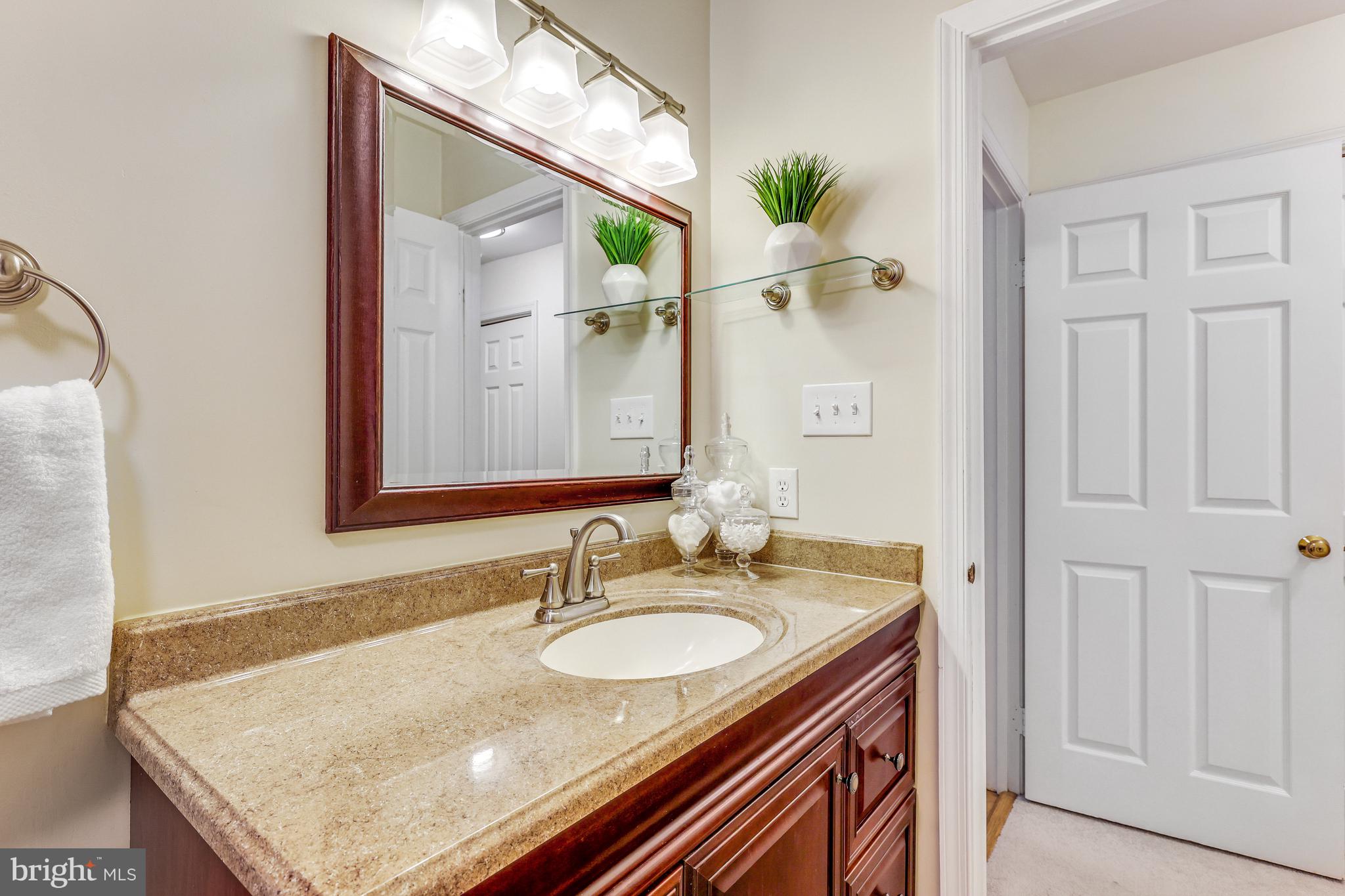 KINGS MANOR - Residential