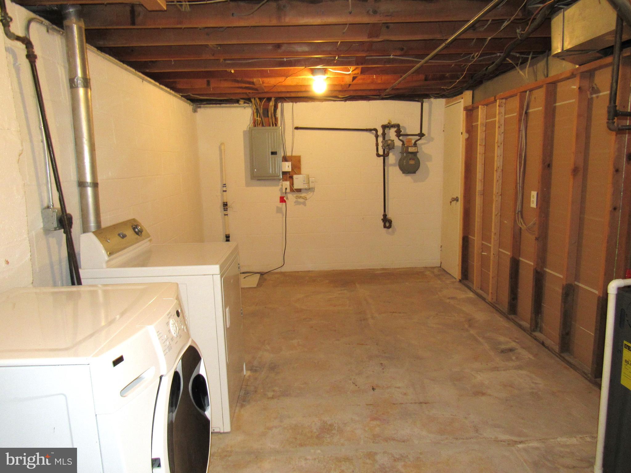 BIRCHWOOD CITY - Residential Lease