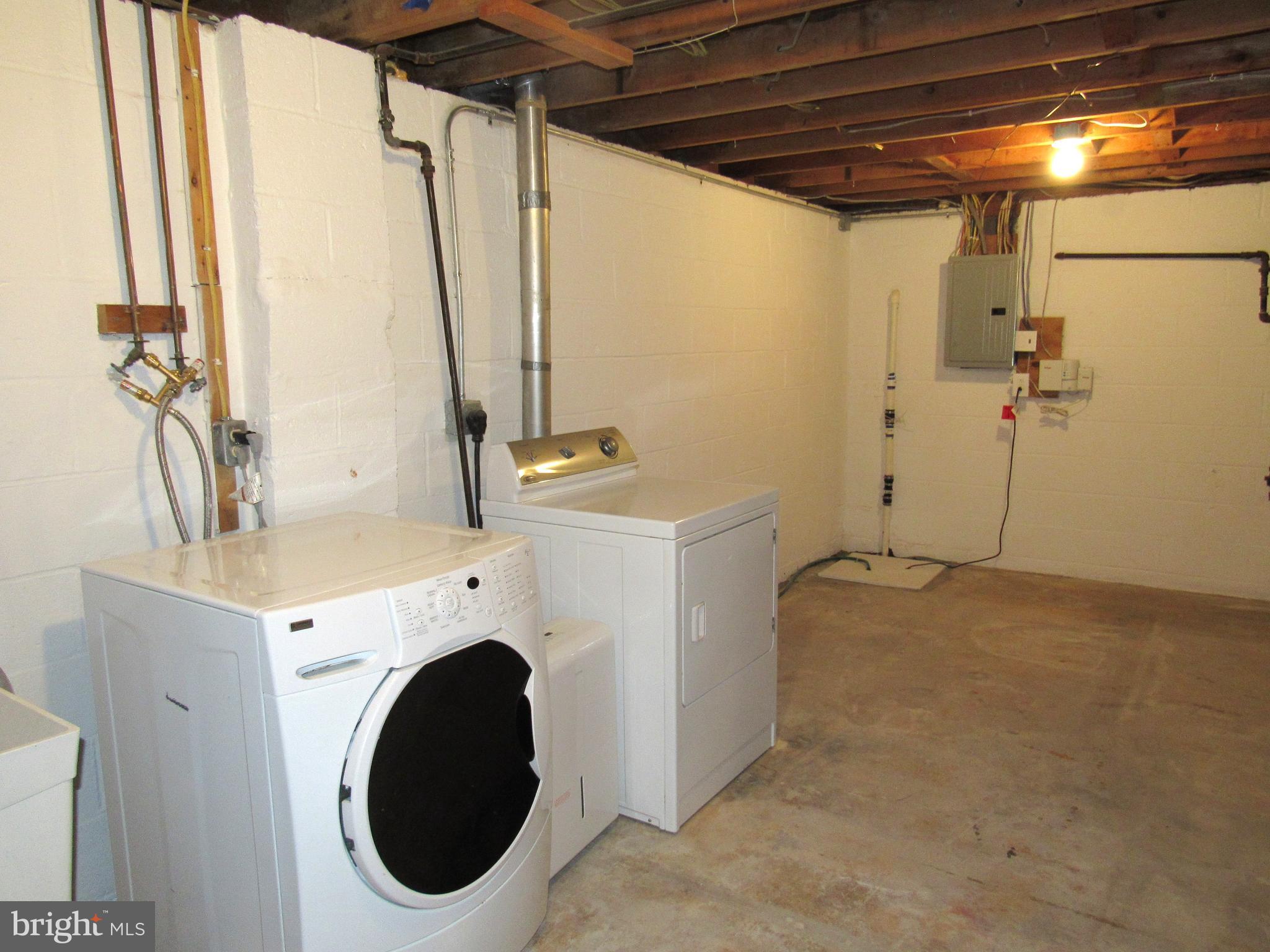 BIRCHWOOD CITY - Residential Lease