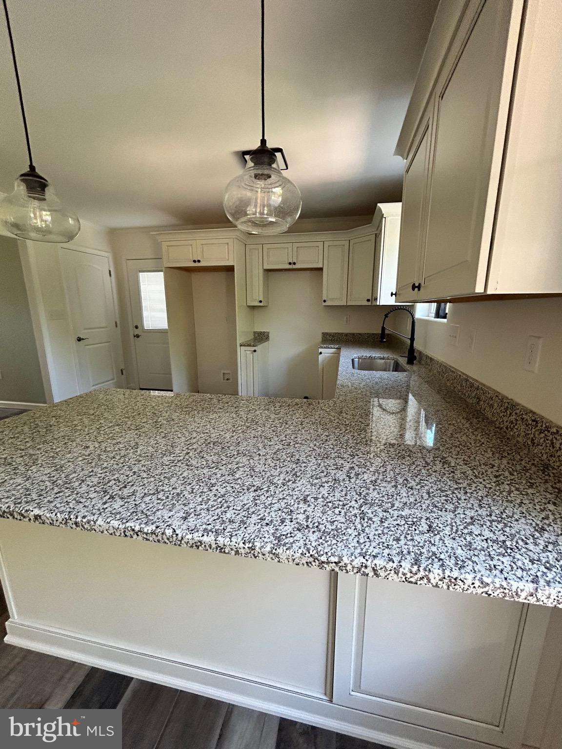 HIDDEN RIVER - Residential