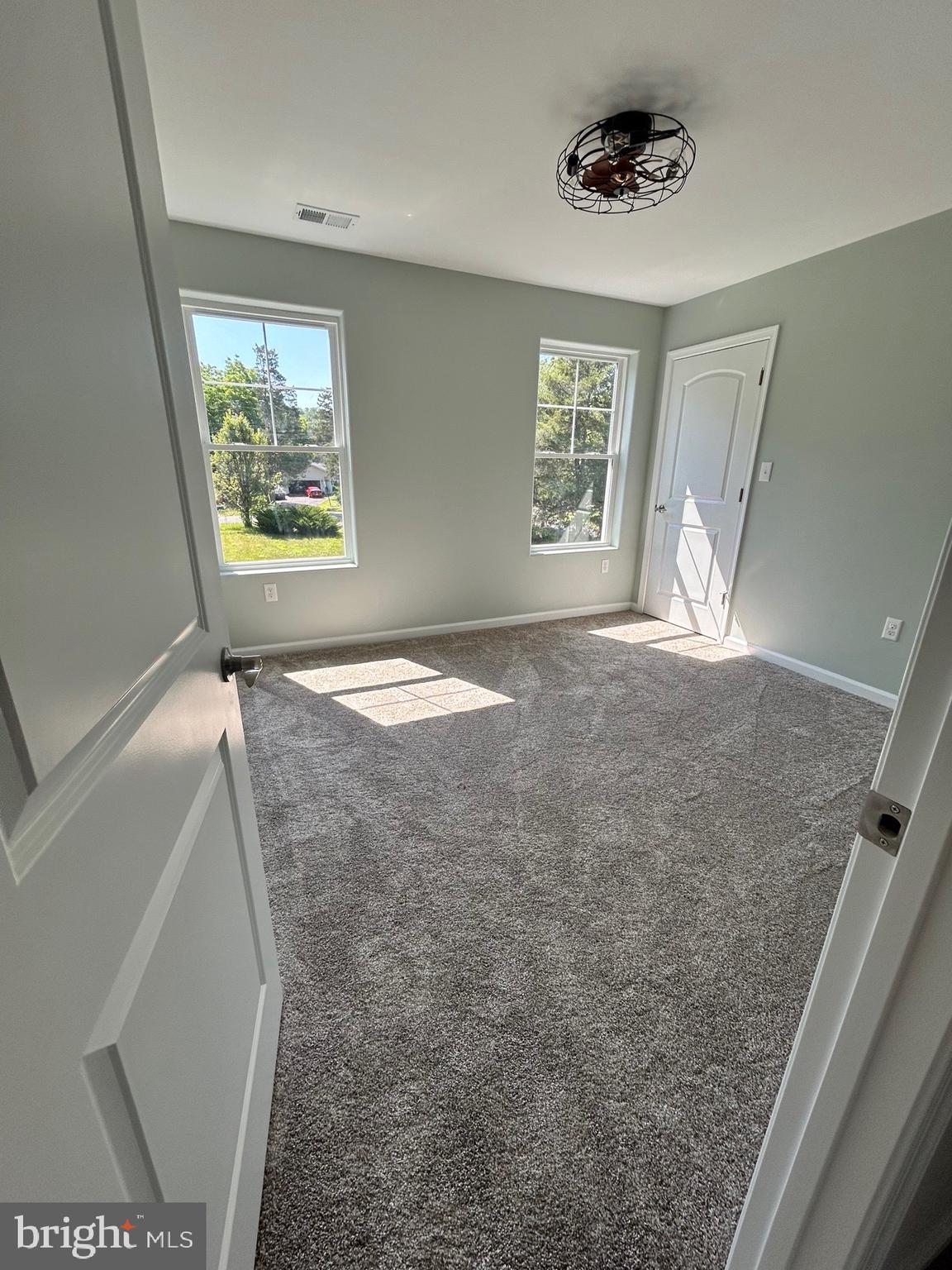 HIDDEN RIVER - Residential