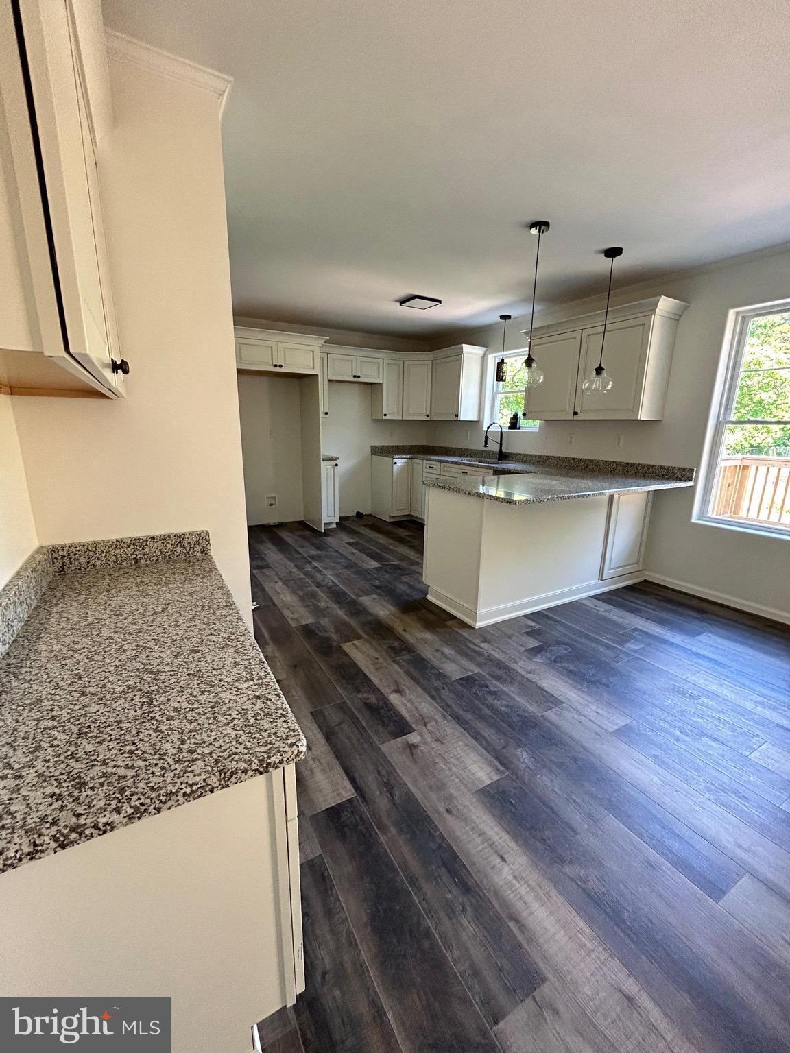 HIDDEN RIVER - Residential