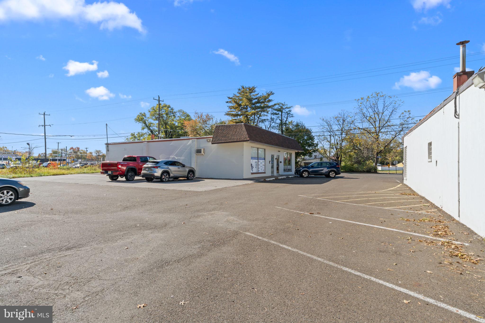 KENWOOD - Commercial Sale