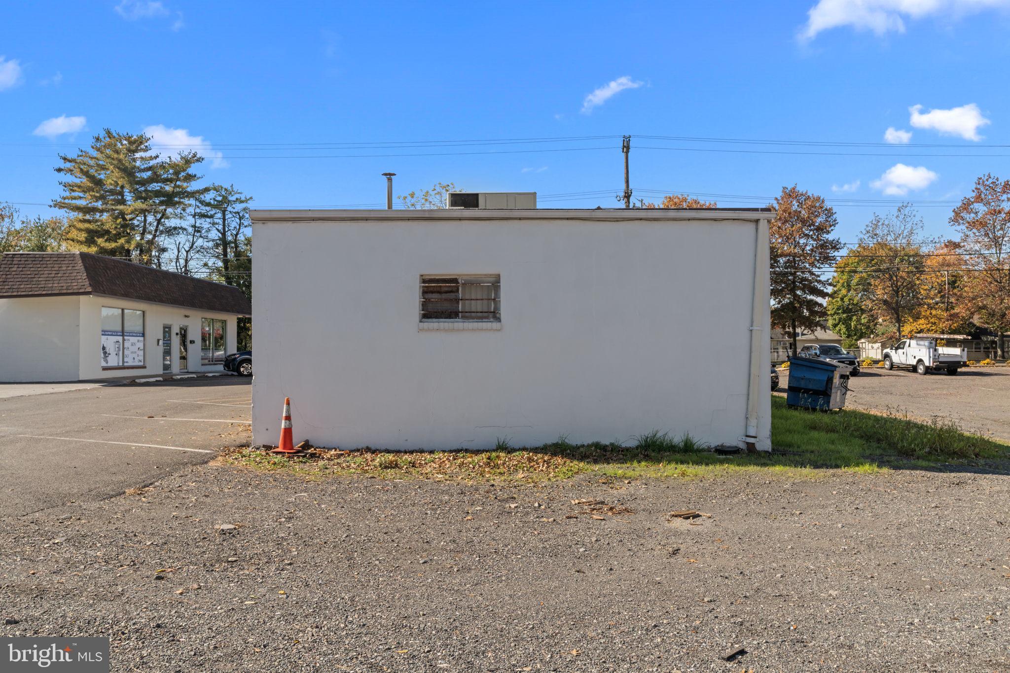 KENWOOD - Commercial Sale