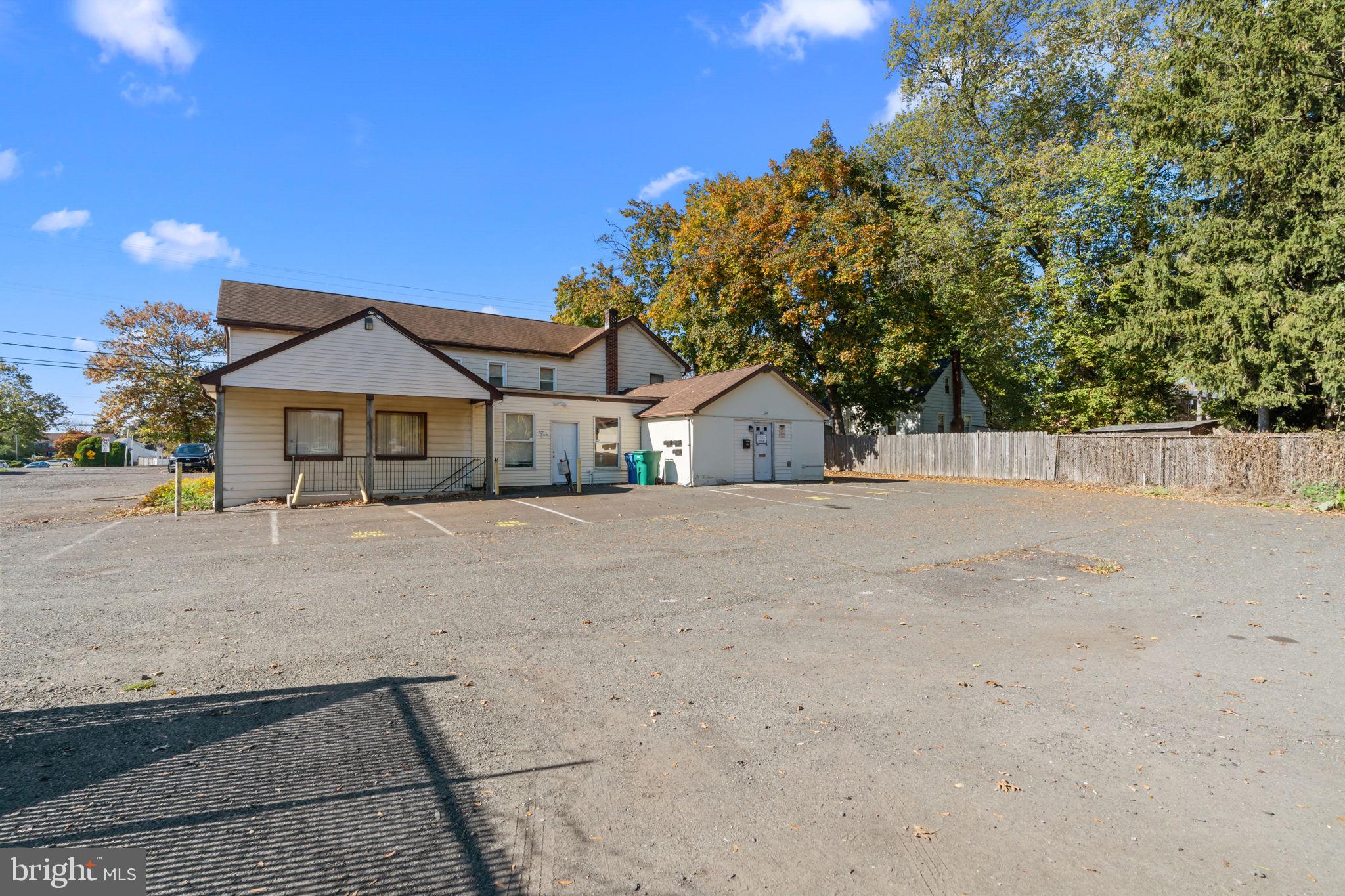 KENWOOD - Commercial Sale