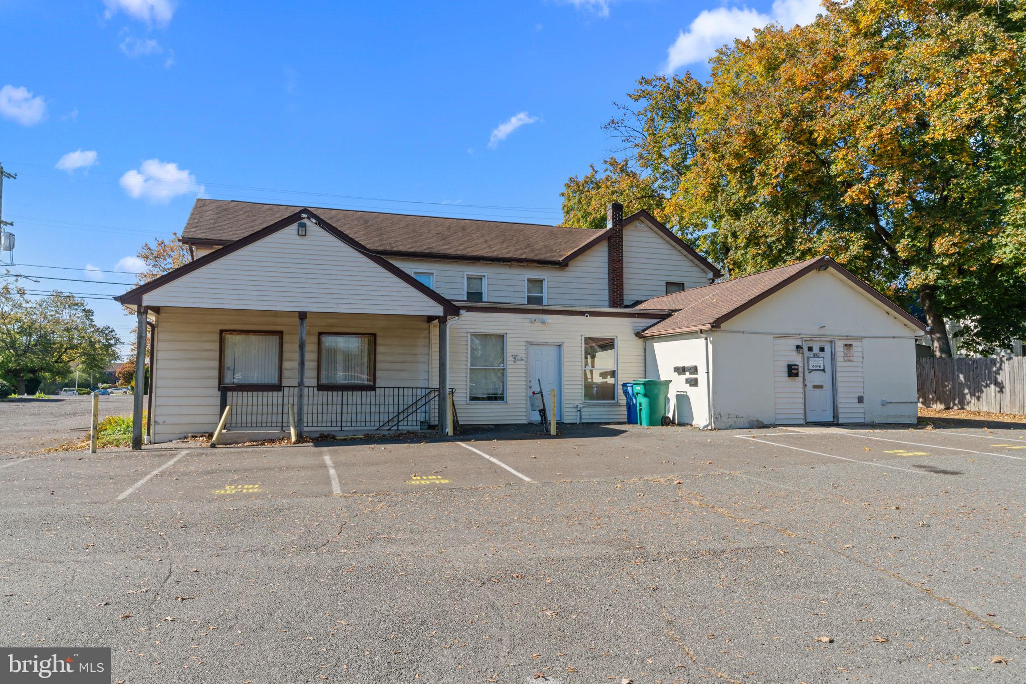 KENWOOD - Commercial Sale