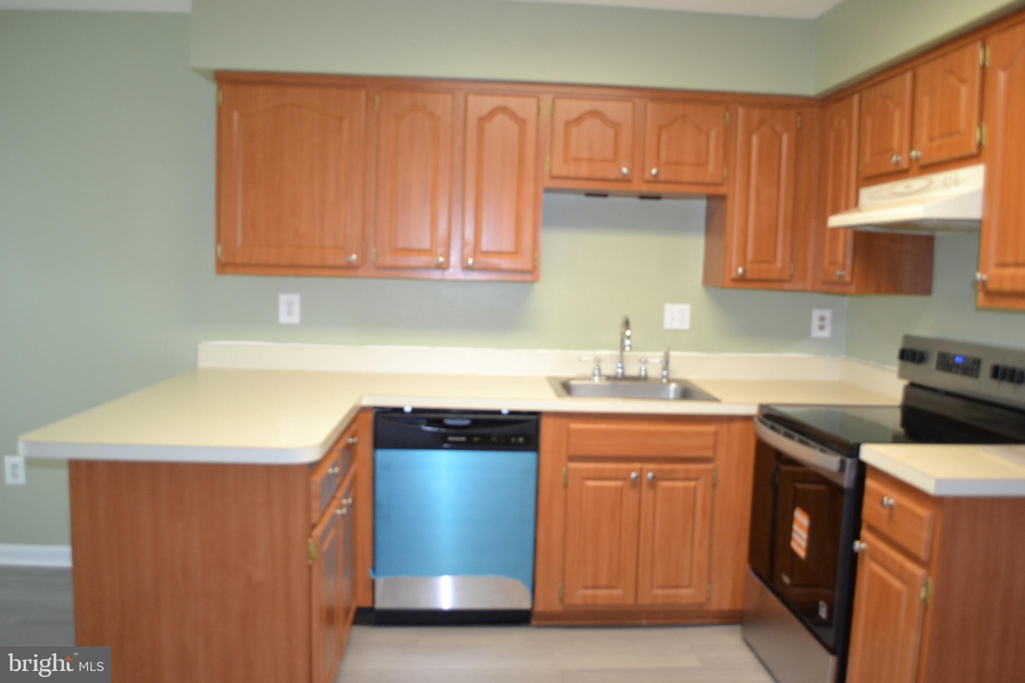 SOUTH HAMPTON - Residential Lease