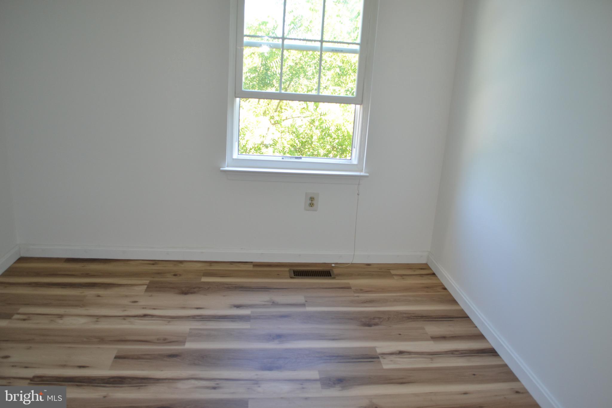 SOUTH HAMPTON - Residential Lease