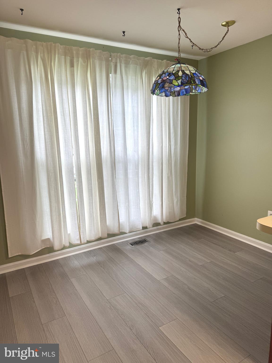 SOUTH HAMPTON - Residential Lease