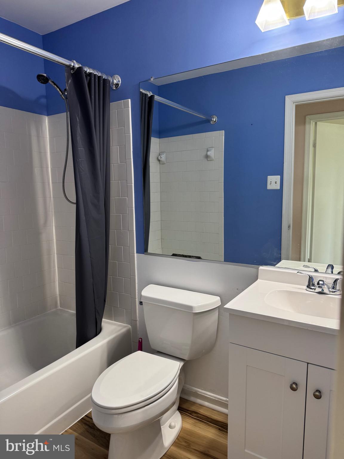 SOUTH HAMPTON - Residential Lease