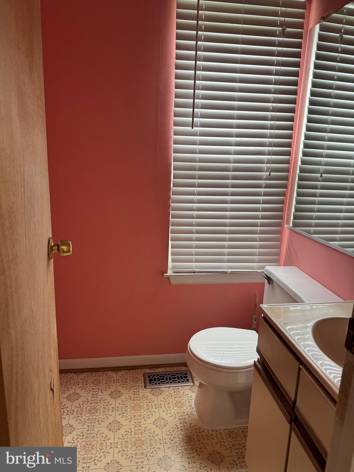 SOUTH HAMPTON - Residential Lease