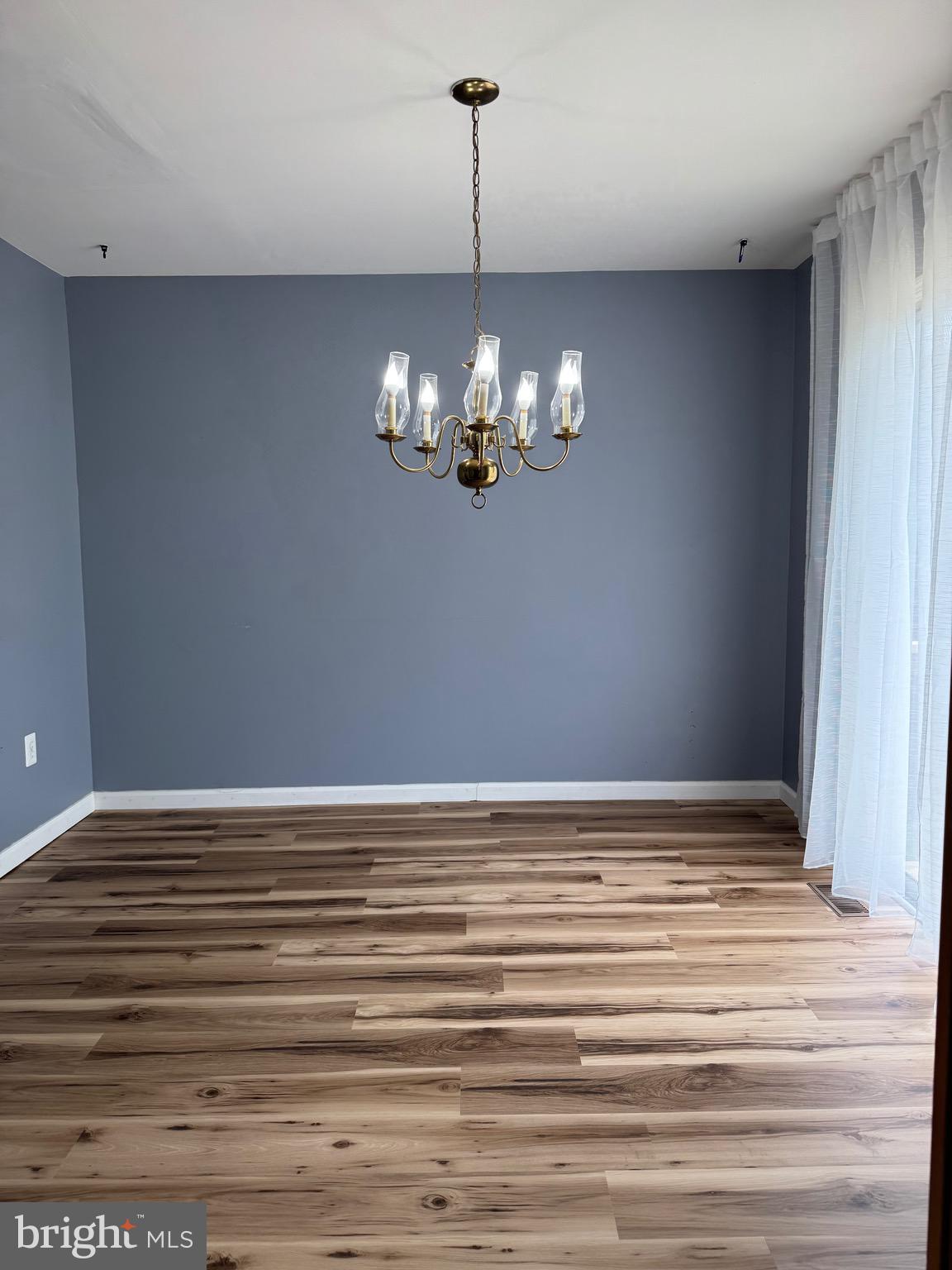 SOUTH HAMPTON - Residential Lease