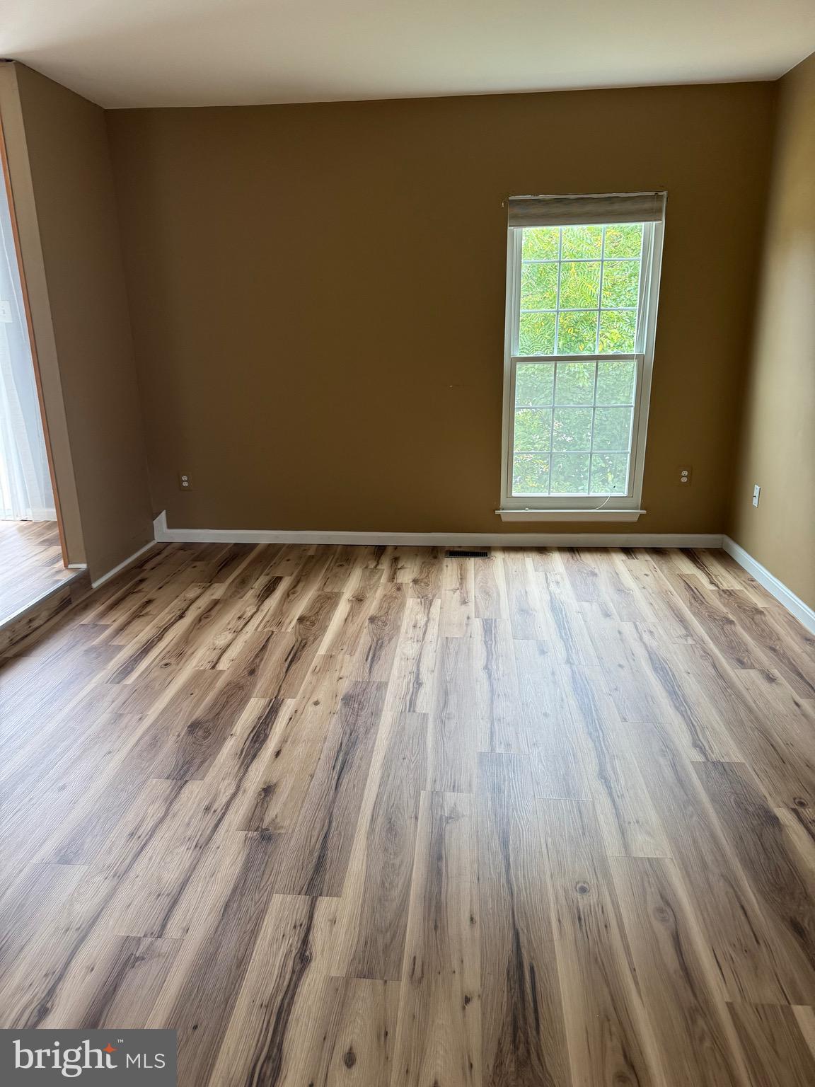 SOUTH HAMPTON - Residential Lease
