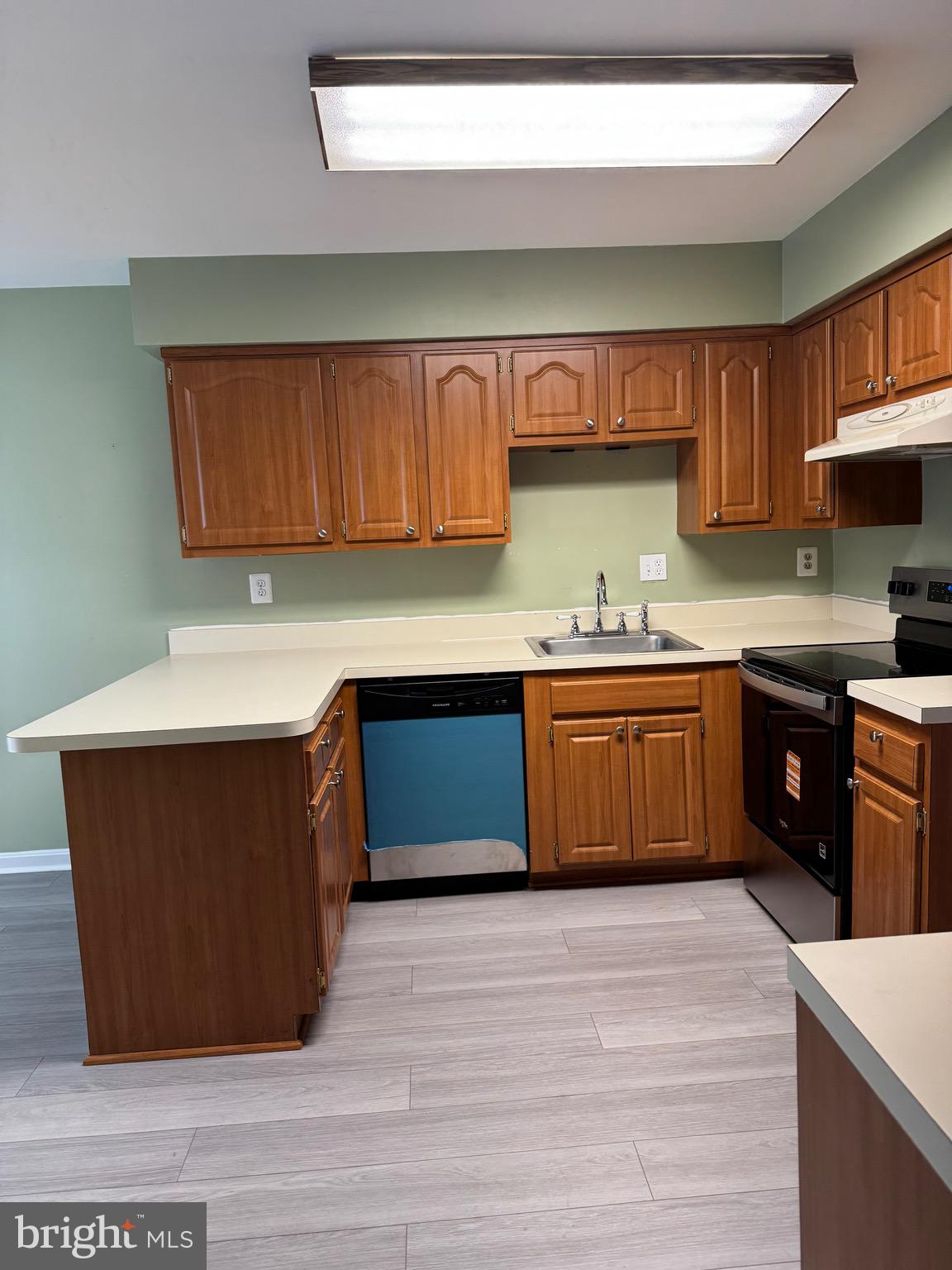 SOUTH HAMPTON - Residential Lease