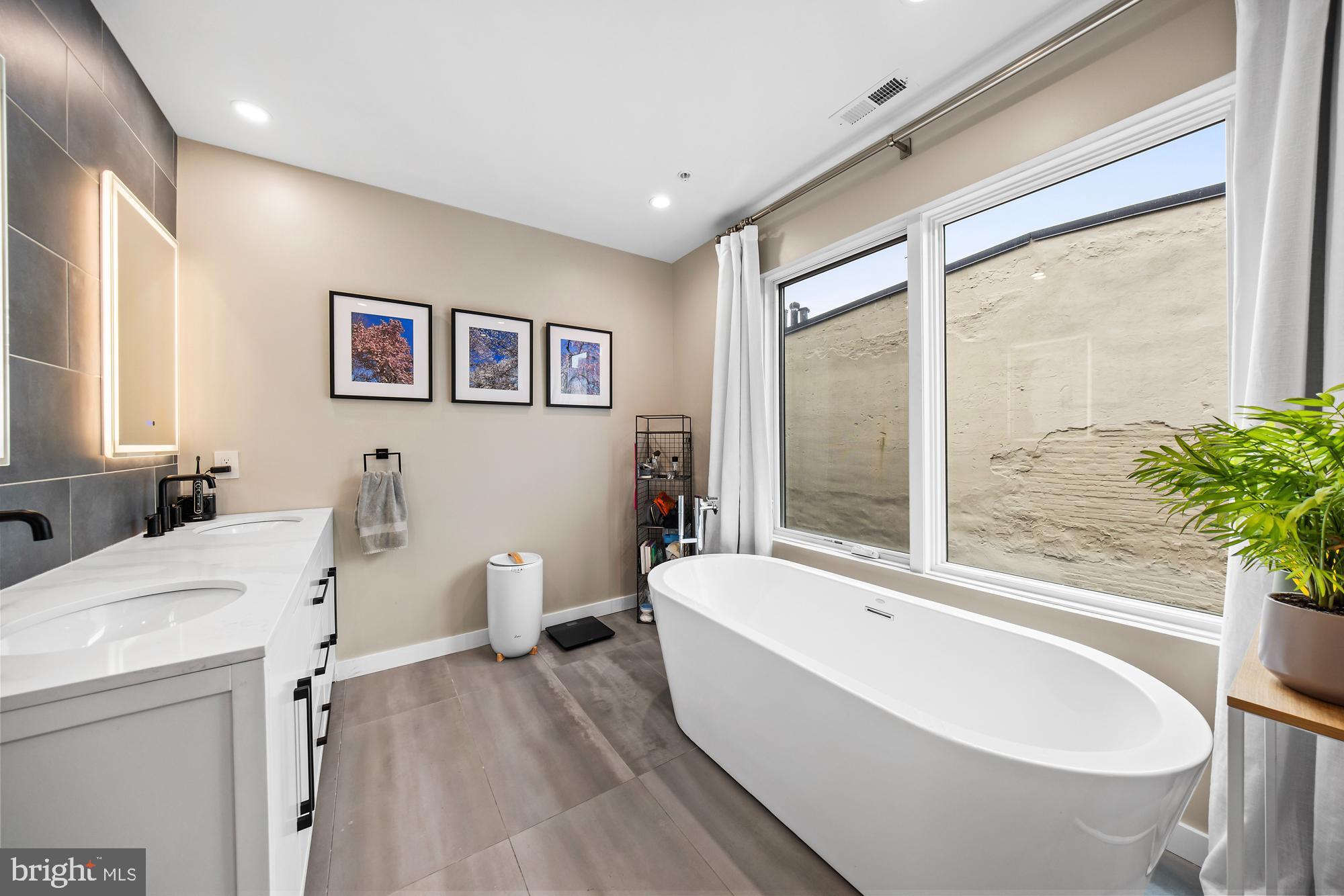 OLD CITY - Residential