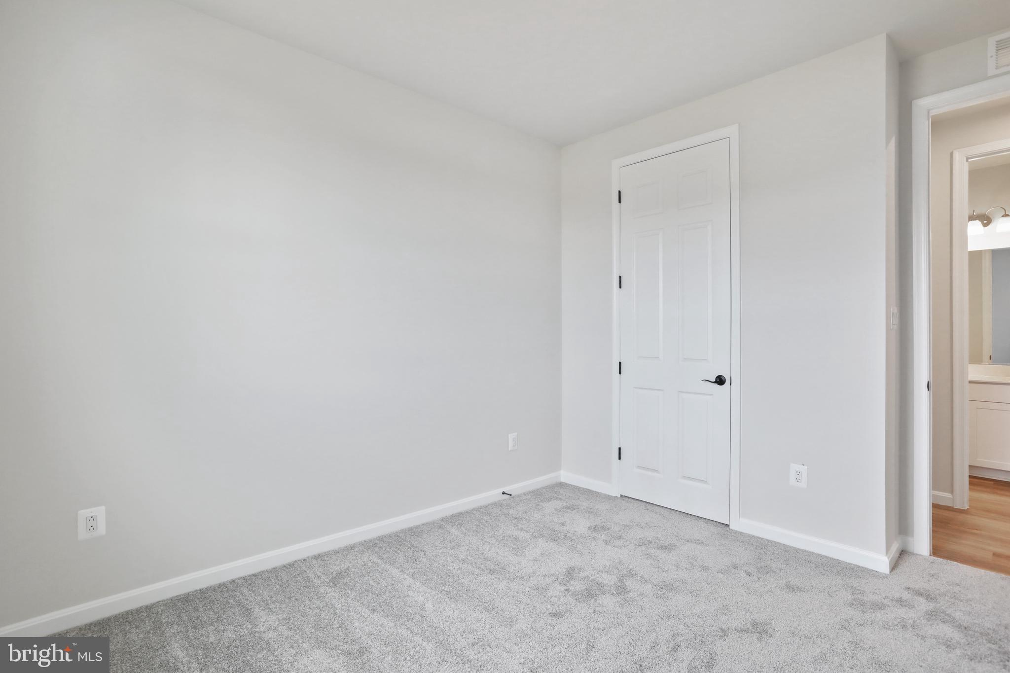 ELMWOOD FARM - Residential