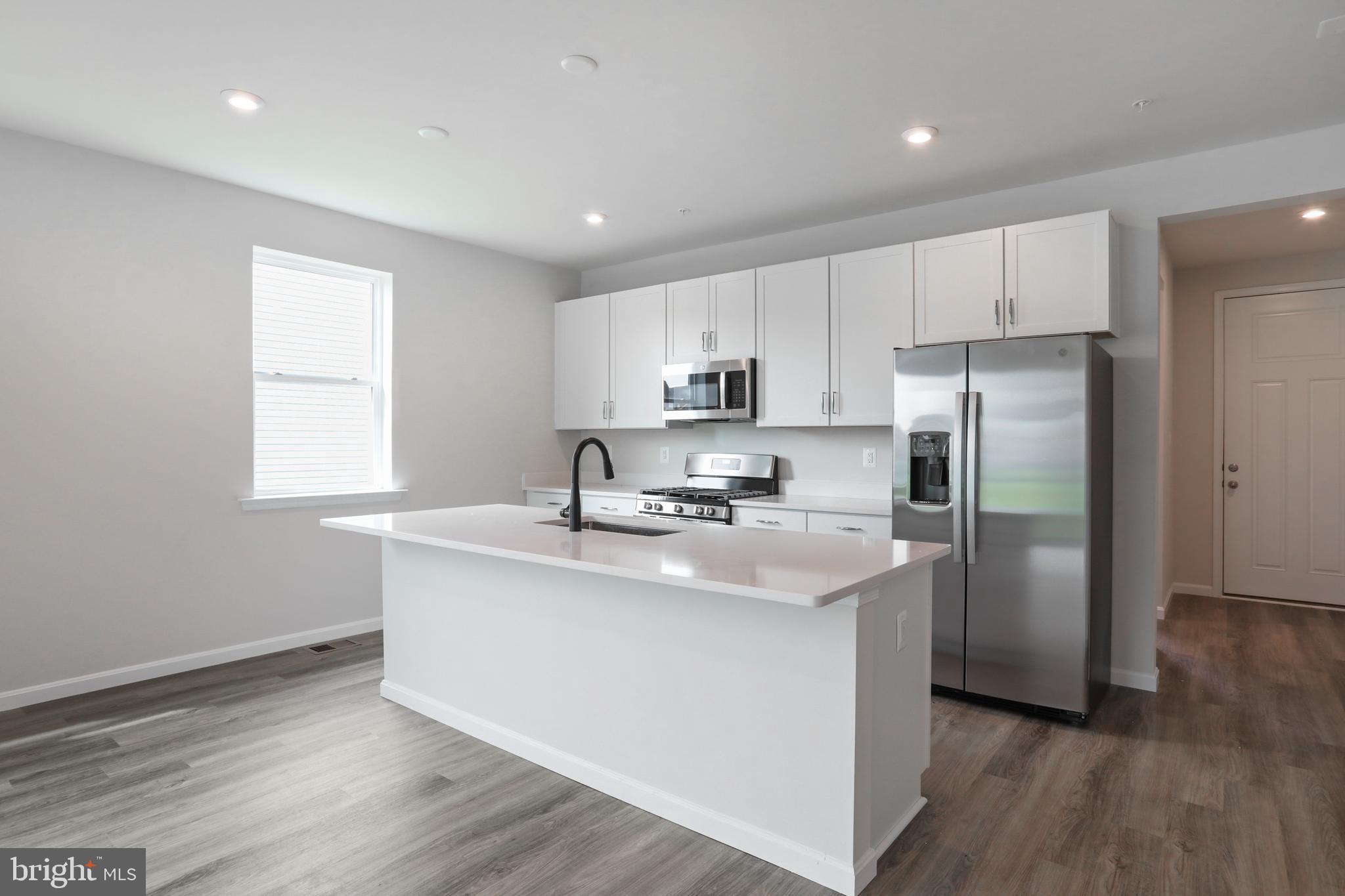 ELMWOOD FARM - Residential