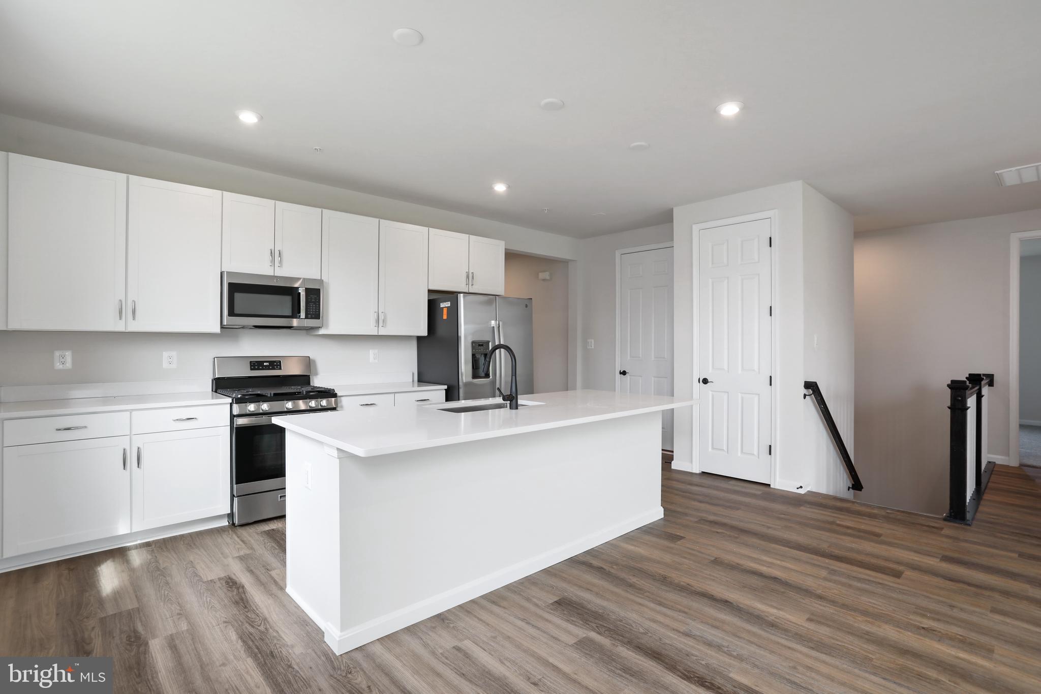 ELMWOOD FARM - Residential