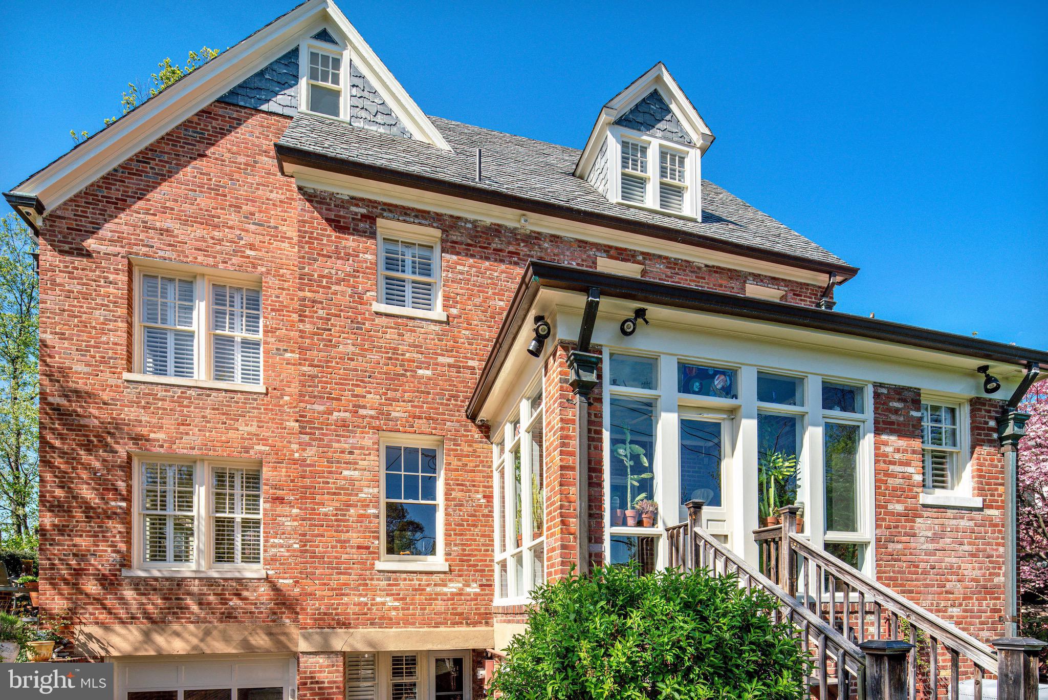 GLOVER PARK - Residential