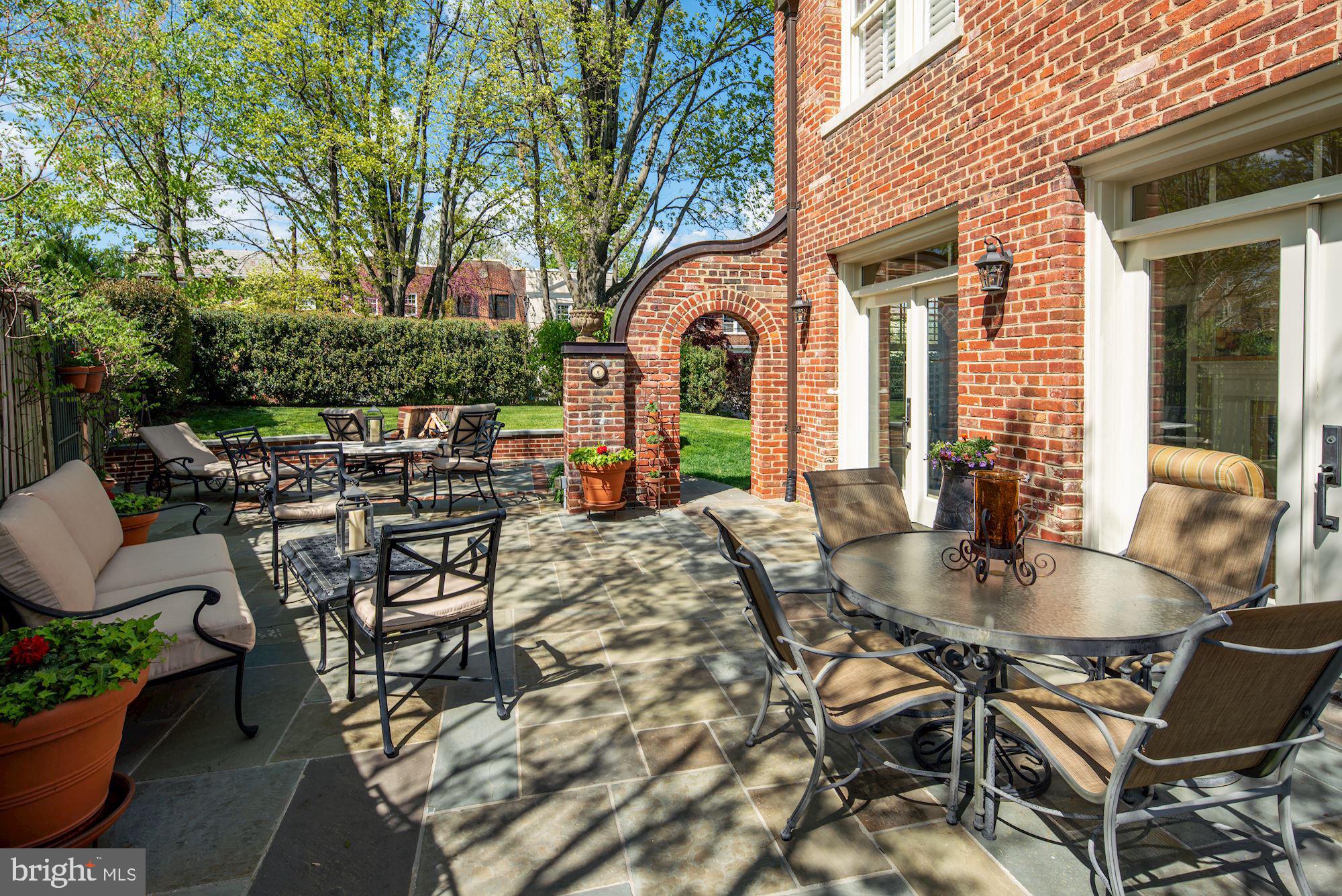 GLOVER PARK - Residential