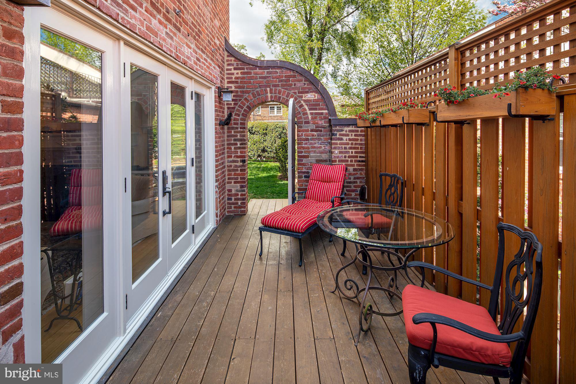 GLOVER PARK - Residential