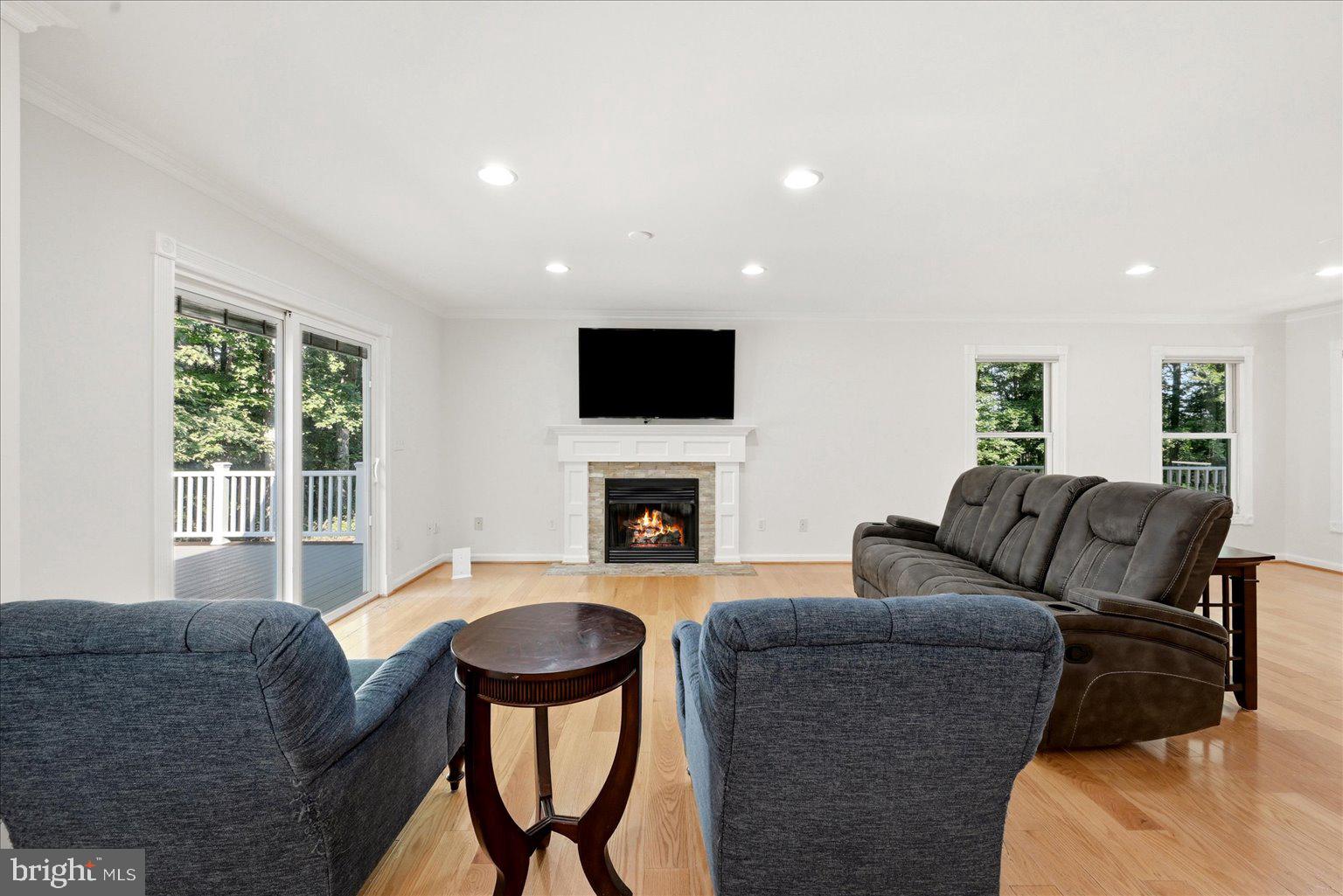 9516 PRIMROSE LANE