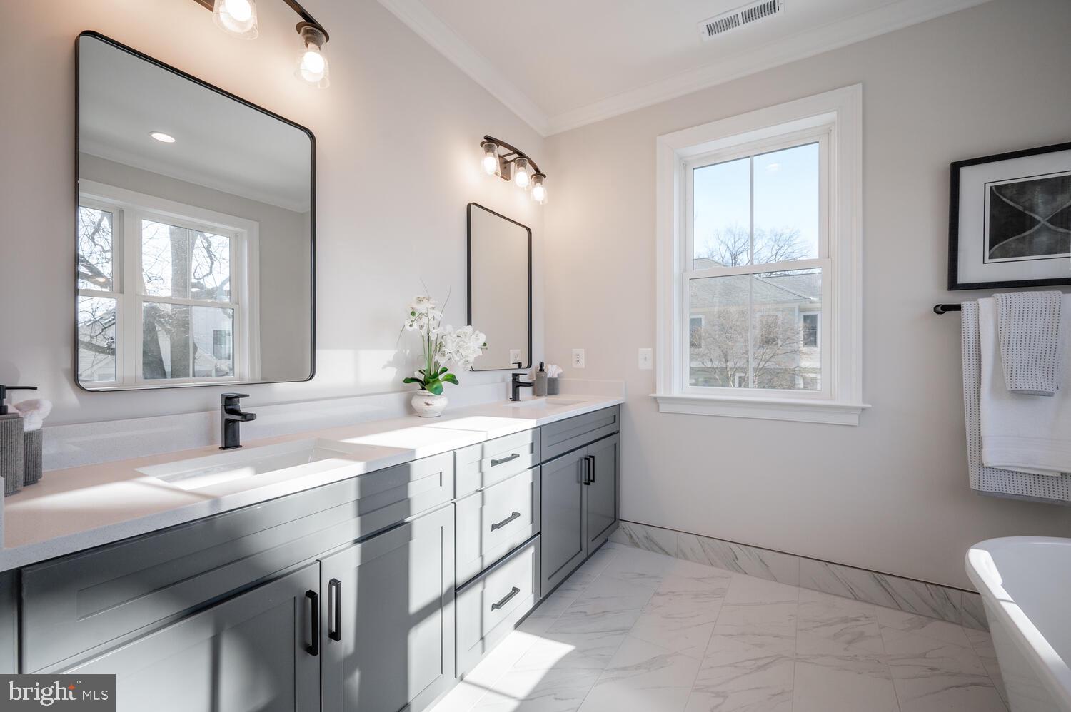 WAYCROFT - WOODLAWN - Residential