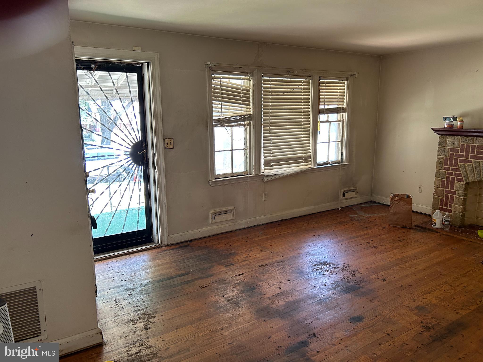 PERRING LOCH - Residential