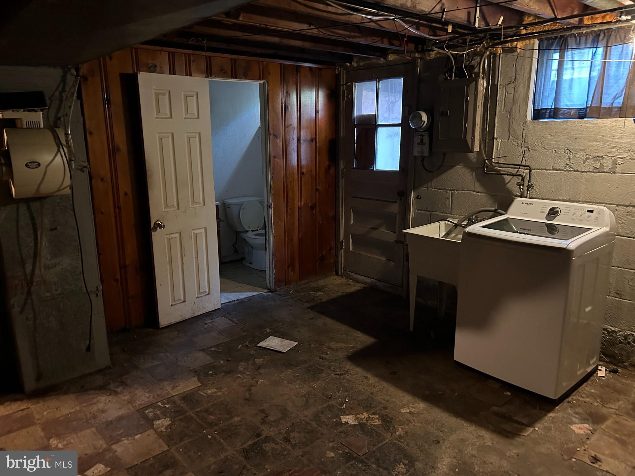 PERRING LOCH - Residential