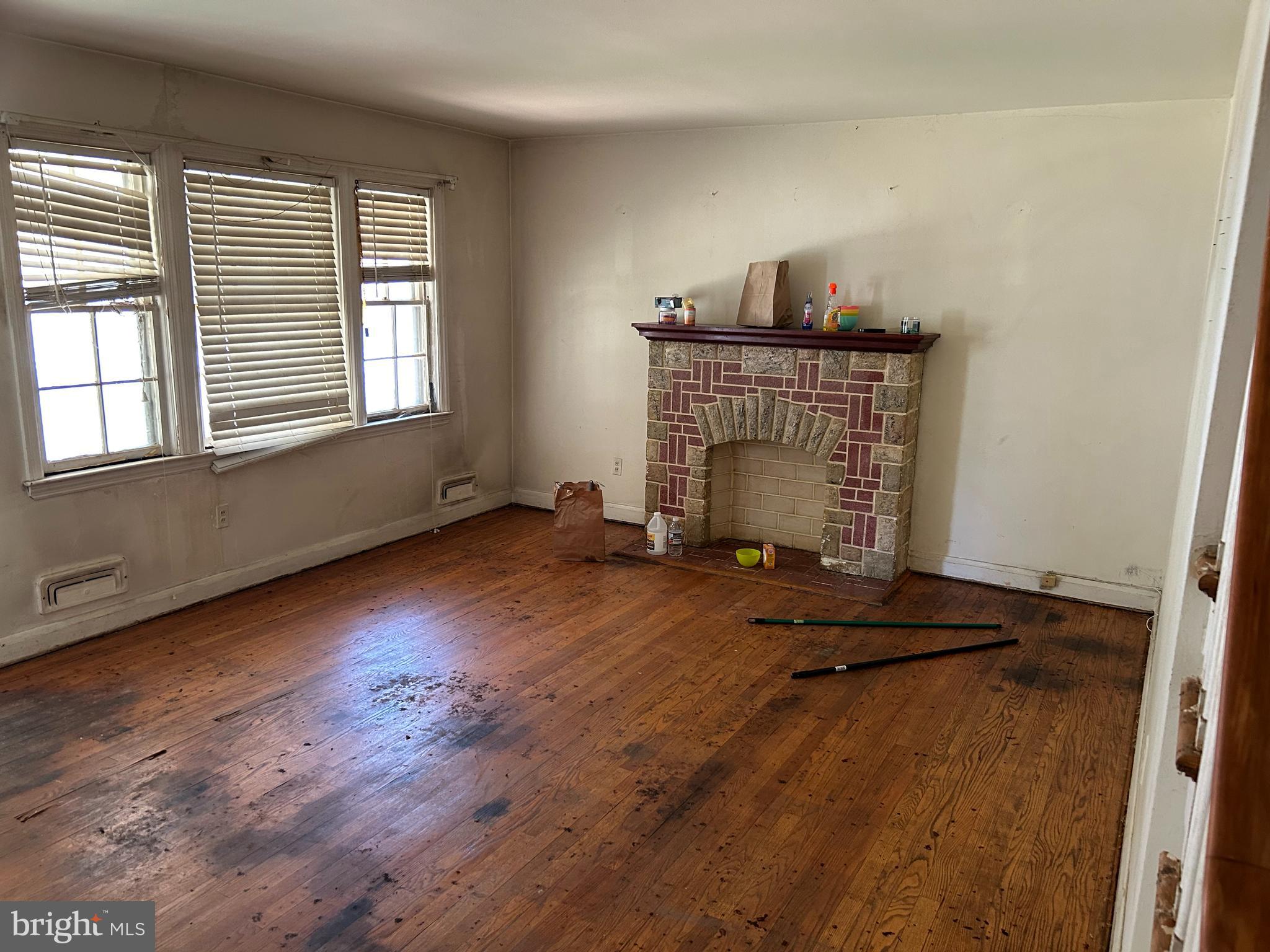 PERRING LOCH - Residential