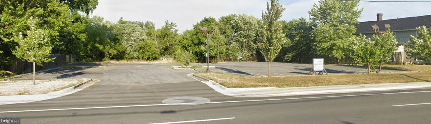 0.7230 Acres located at 2970 Valley Avenue featuring a former used car lot that will offer enough area to display for 30-40 cars.  There is pubic water and sewer available.  The used car lot does not have an office building. An office building would have to be built or a mobile office could be utilized.  A new site plan will be required from the City of Winchester to operate a used car lot.