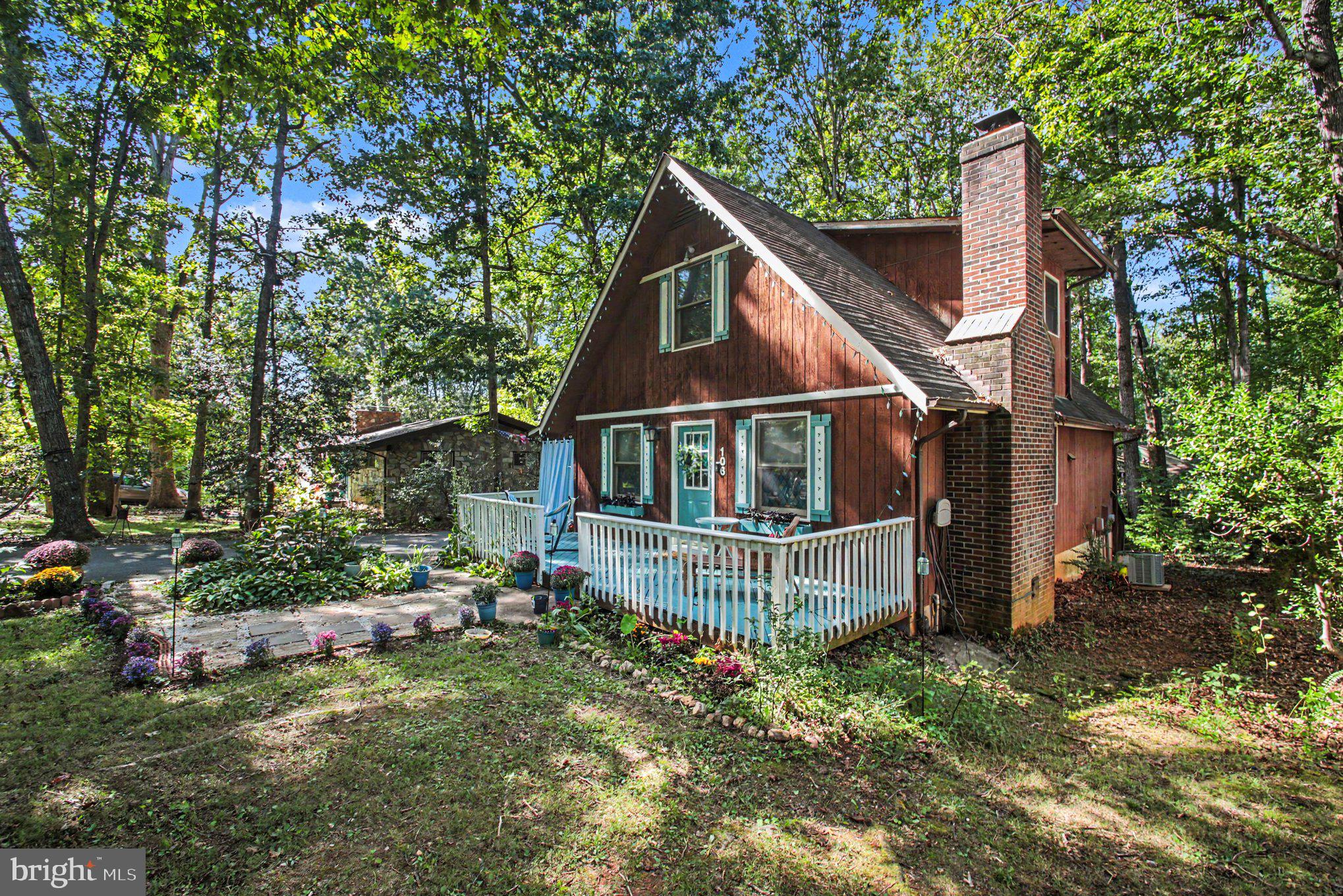106 CARRIAGE CT