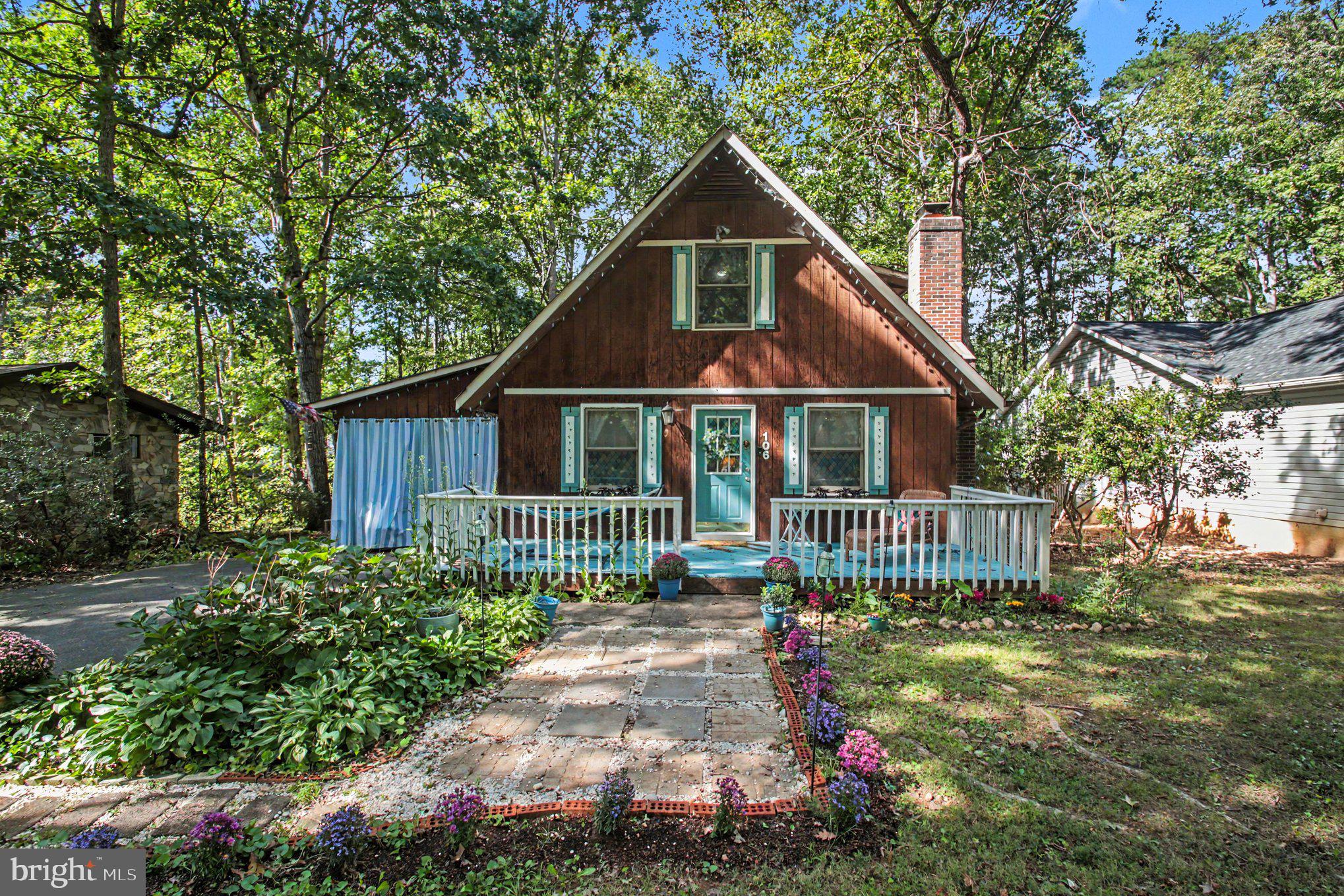 106 CARRIAGE CT