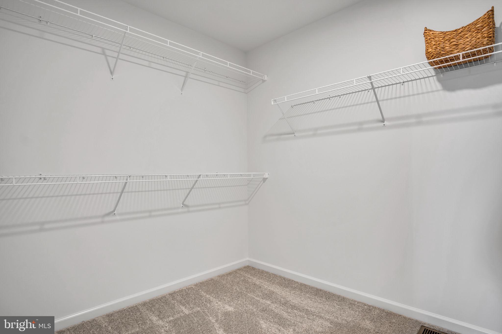 AUTUMN CHASE - Residential