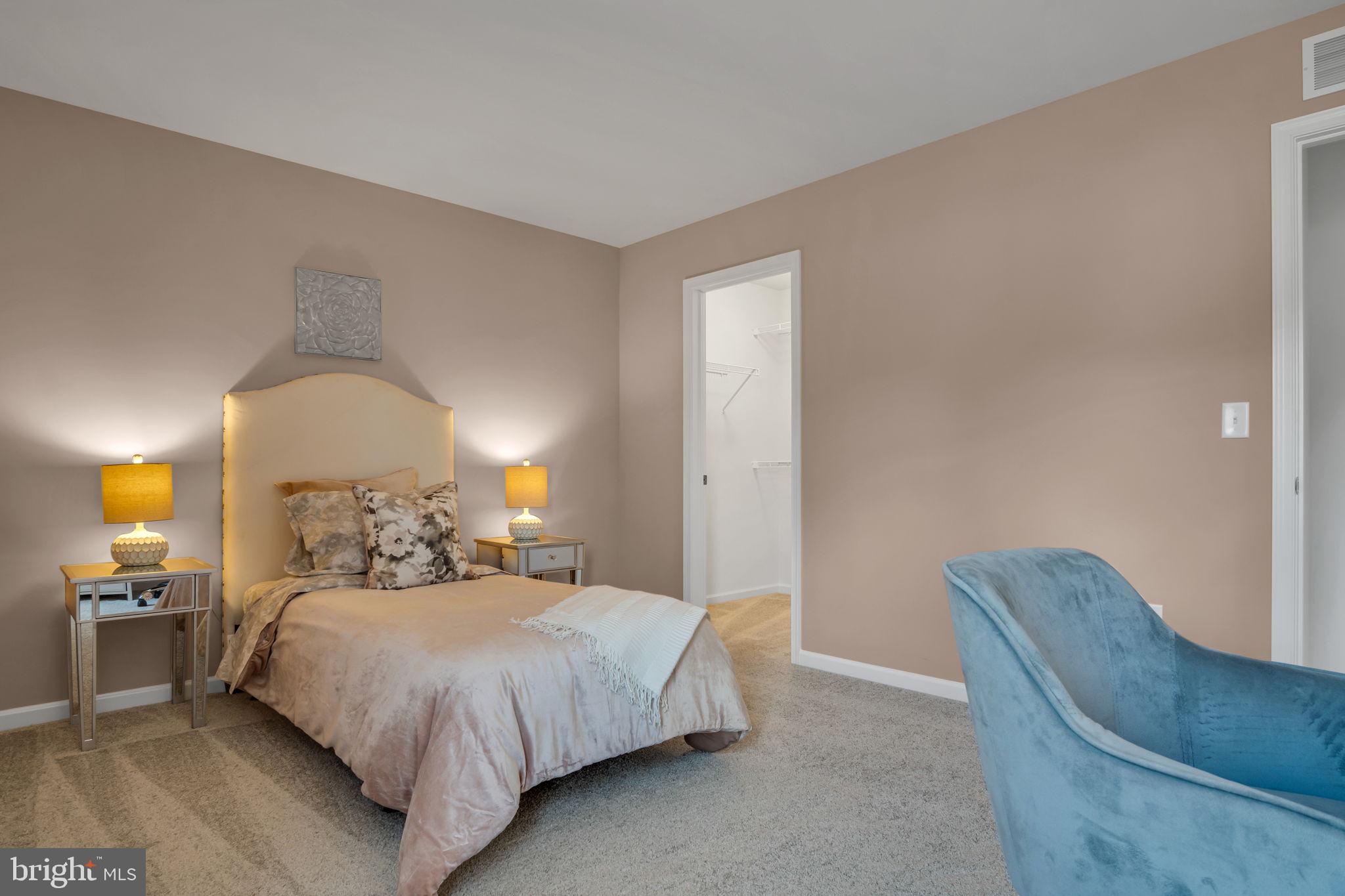 AUTUMN CHASE - Residential