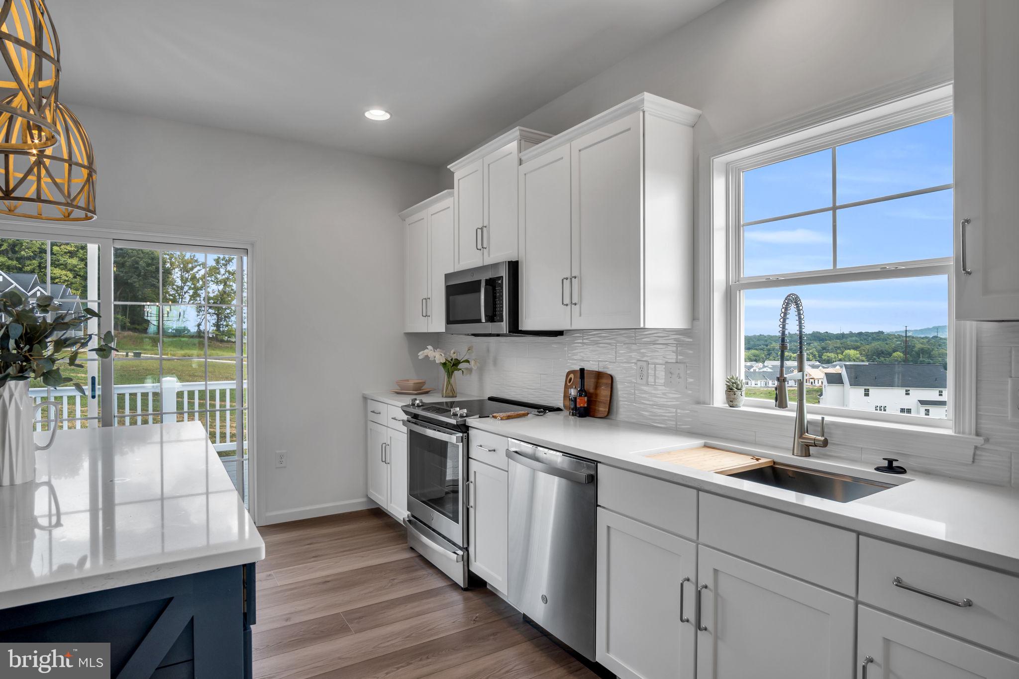 AUTUMN CHASE - Residential