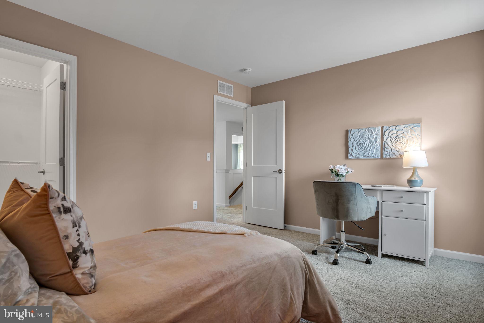 AUTUMN CHASE - Residential