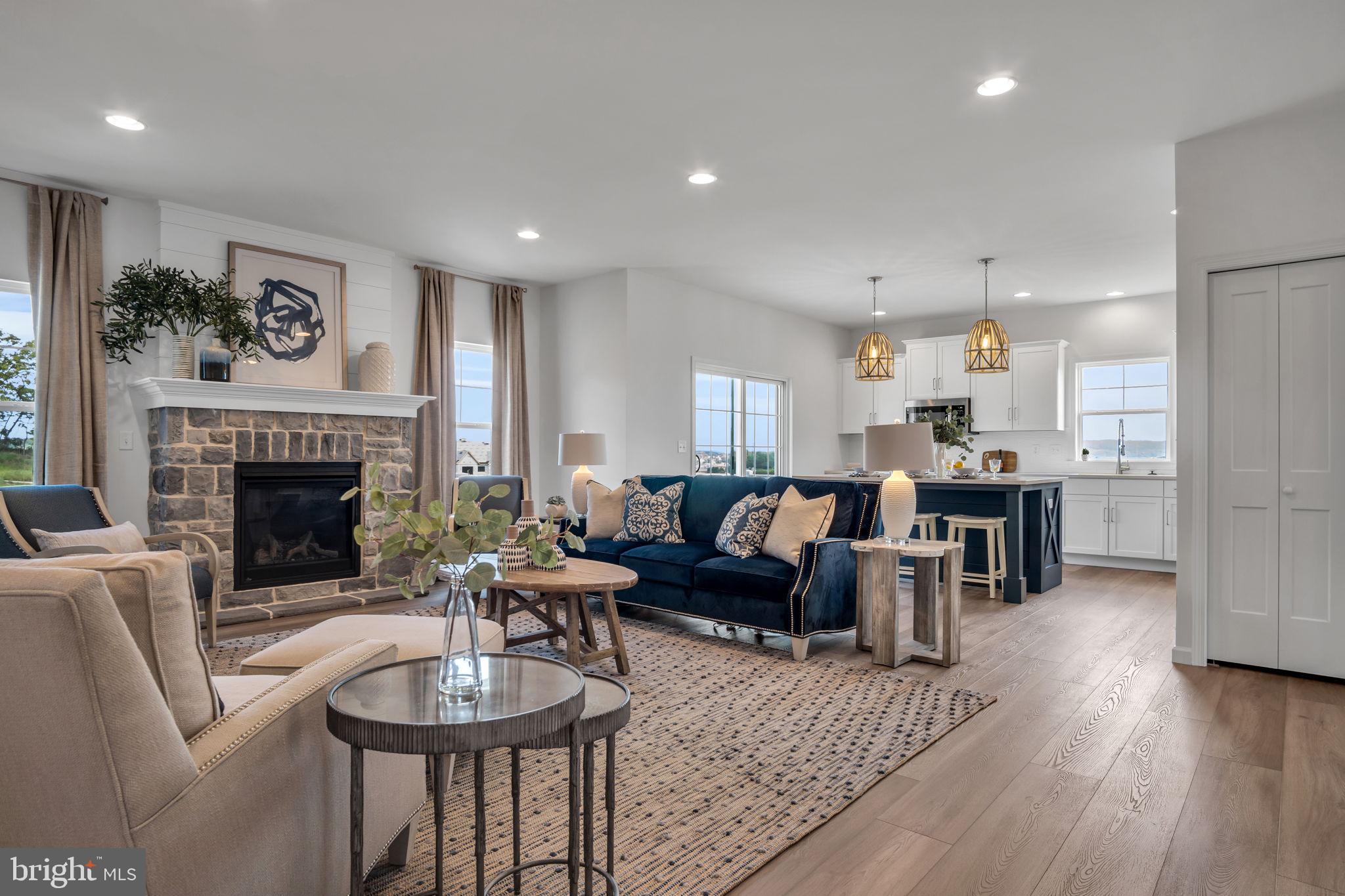 AUTUMN CHASE - Residential