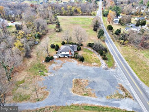 Photo of 7174 Martinsburg Pike, SHEPHERDSTOWN, WV 25443 (MLS # WVJF2024664)