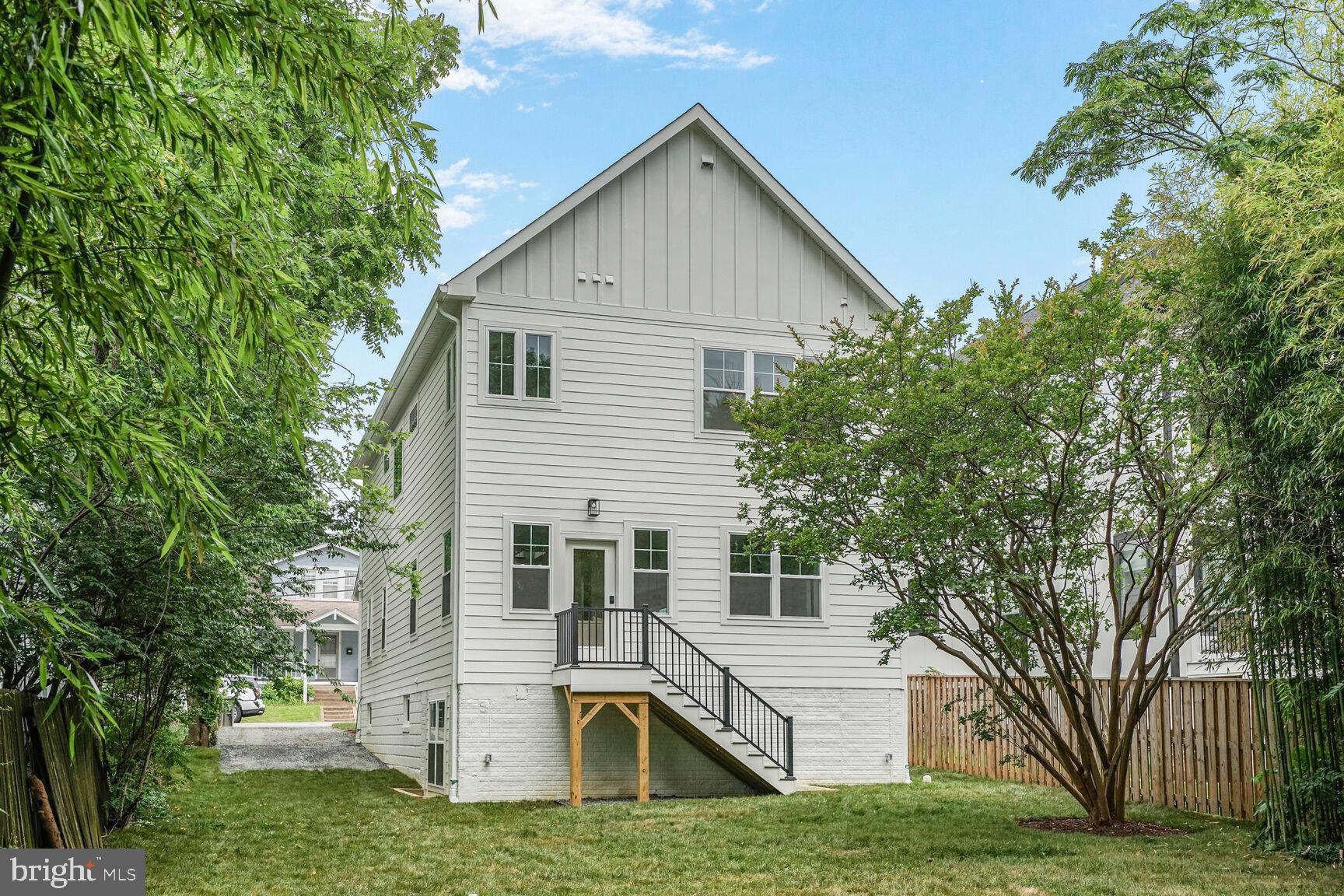 CLARENDON - Residential